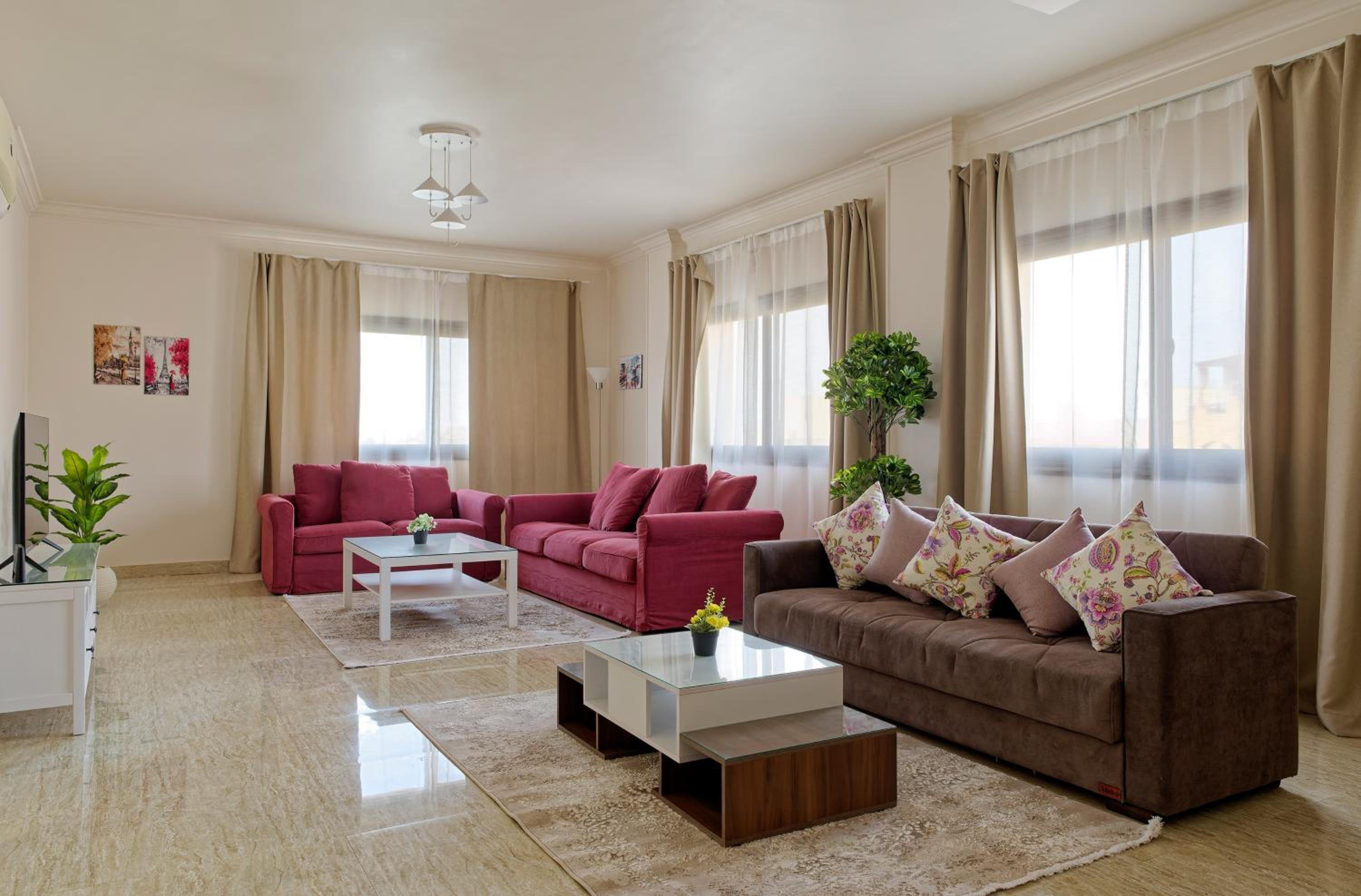 Three-Bedroom Deluxe Apartment photo 1