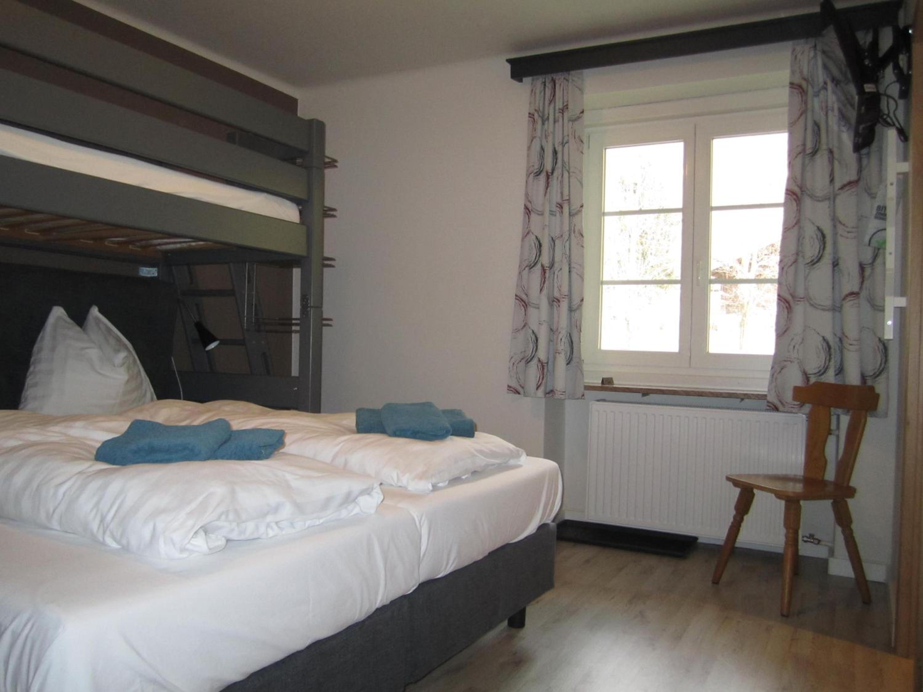 Comfort Triple Room with Shower - Photo 4