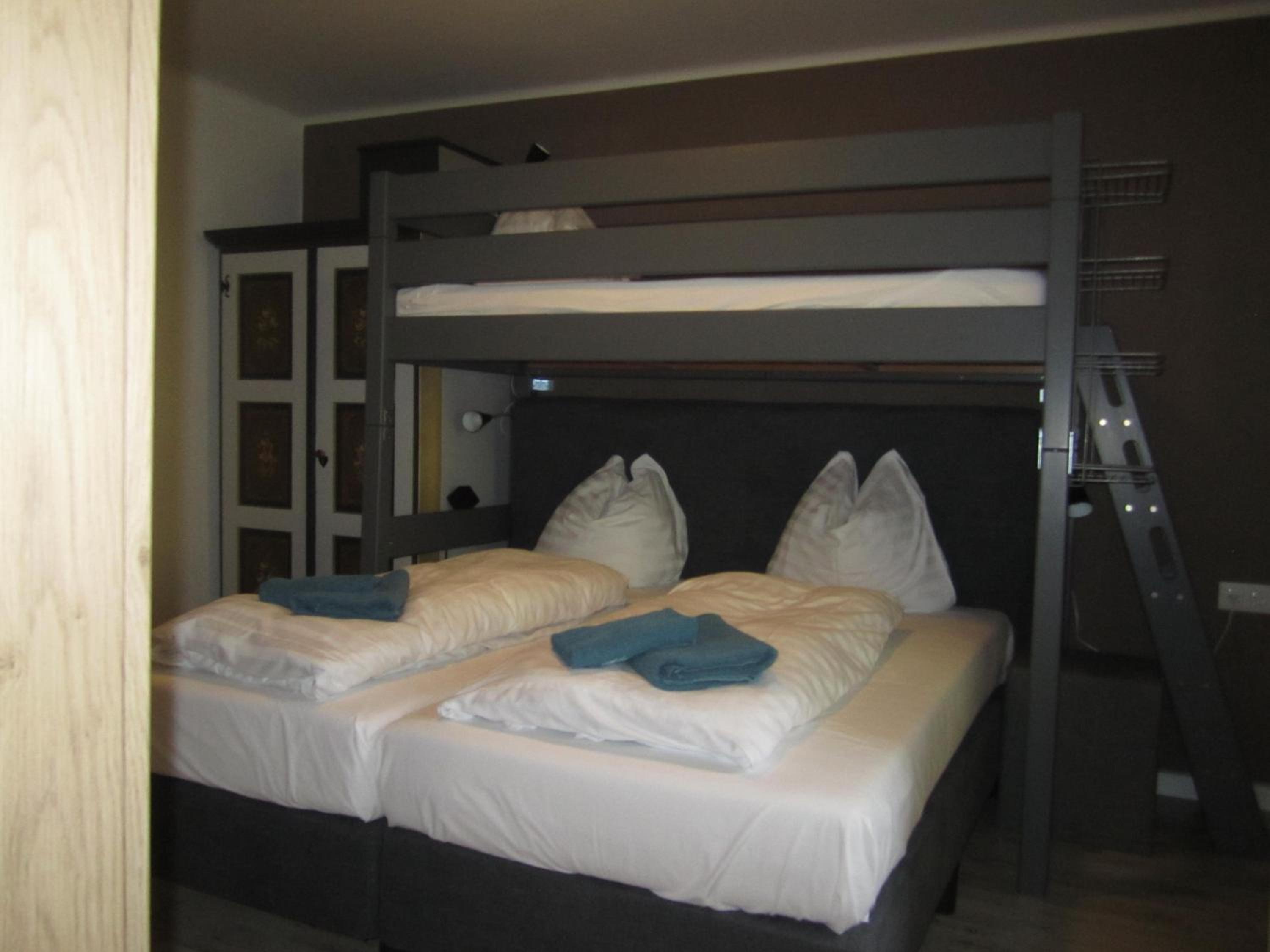 Comfort Triple Room with Shower - Photo 1