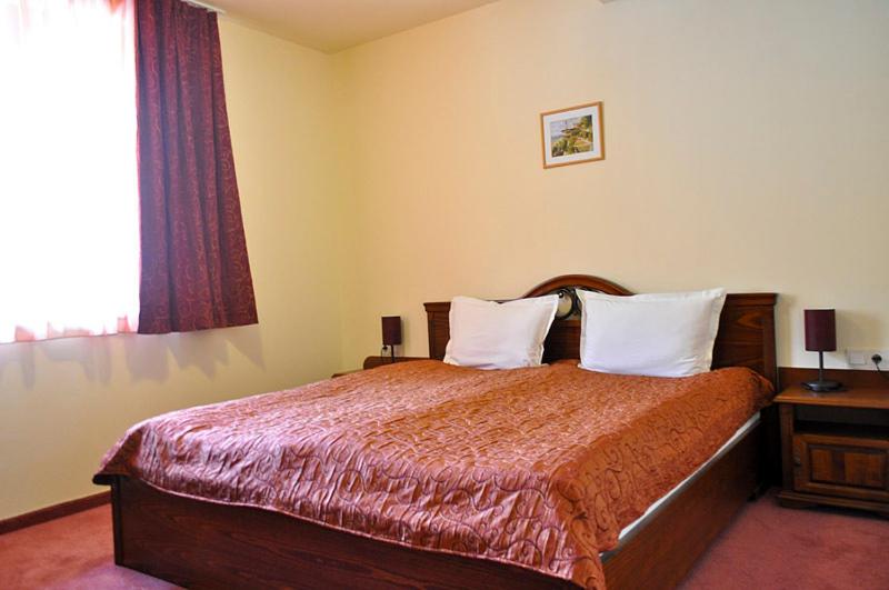 One-Bedroom Suite - Photo 1
