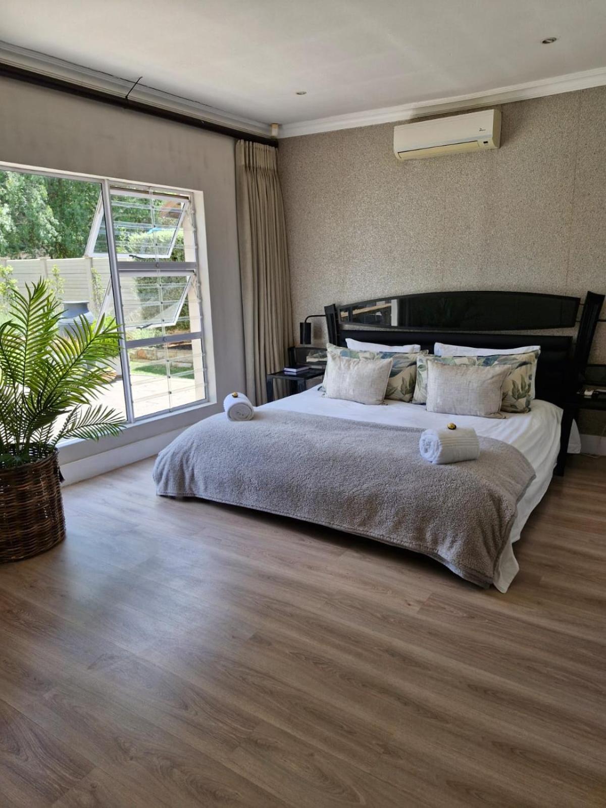 Luxury Holiday Home photo 2