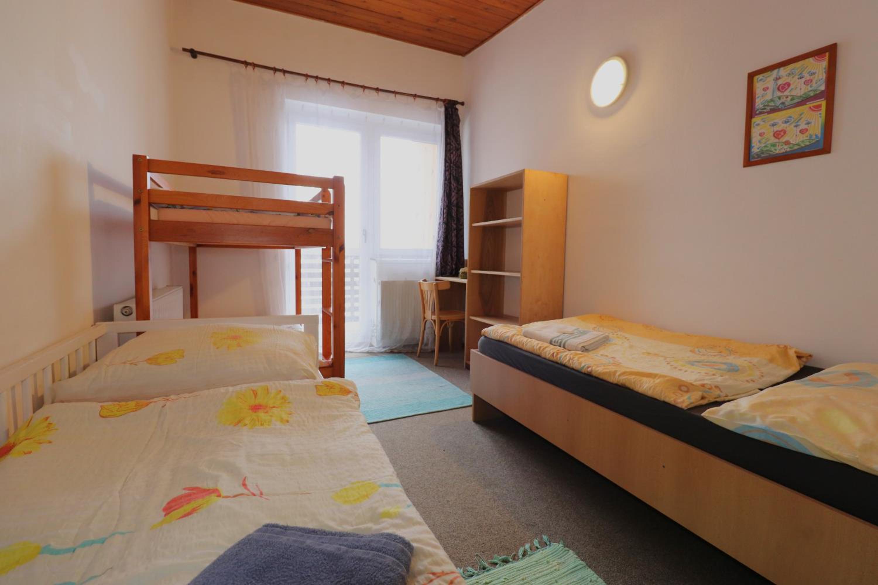 Quadruple Room with Private Bathroom photo 1