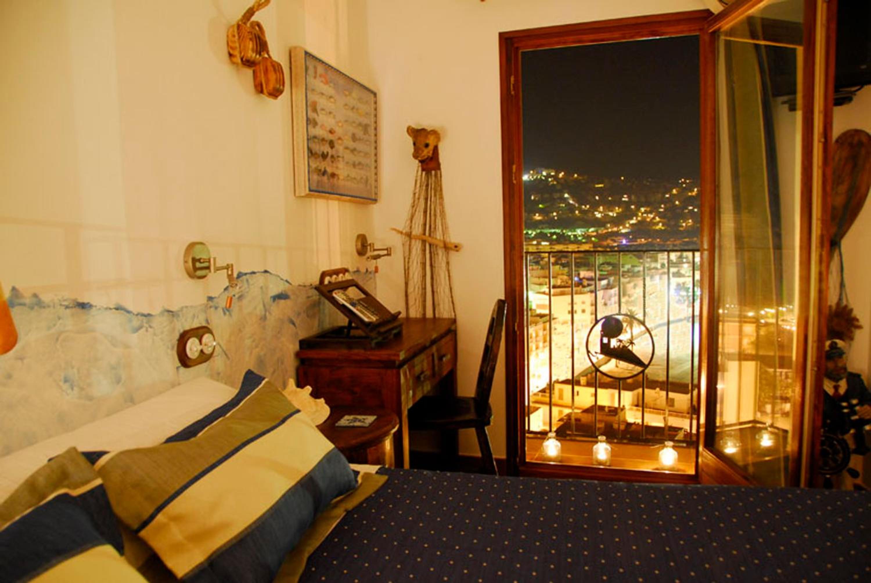 Double Room with Panoramic View - Photo 13