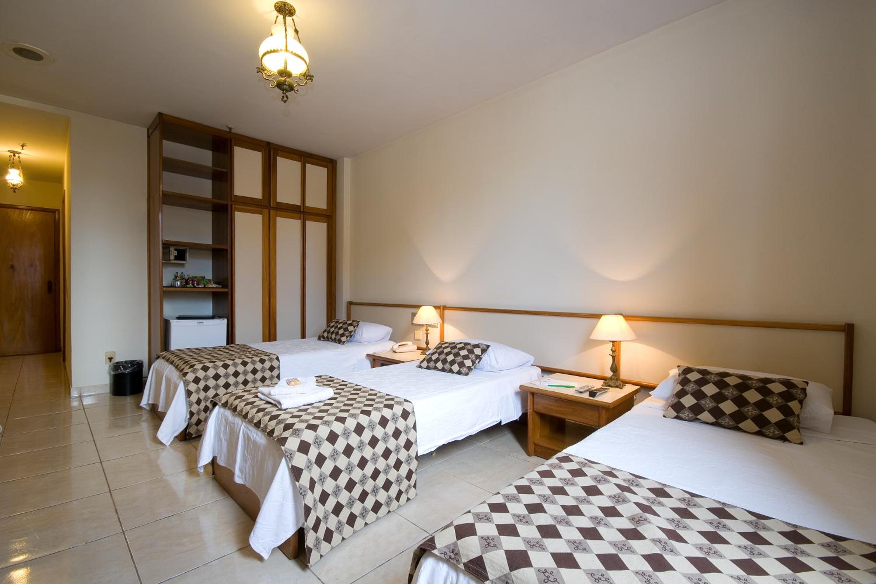 Standard Triple Room - Photo 1