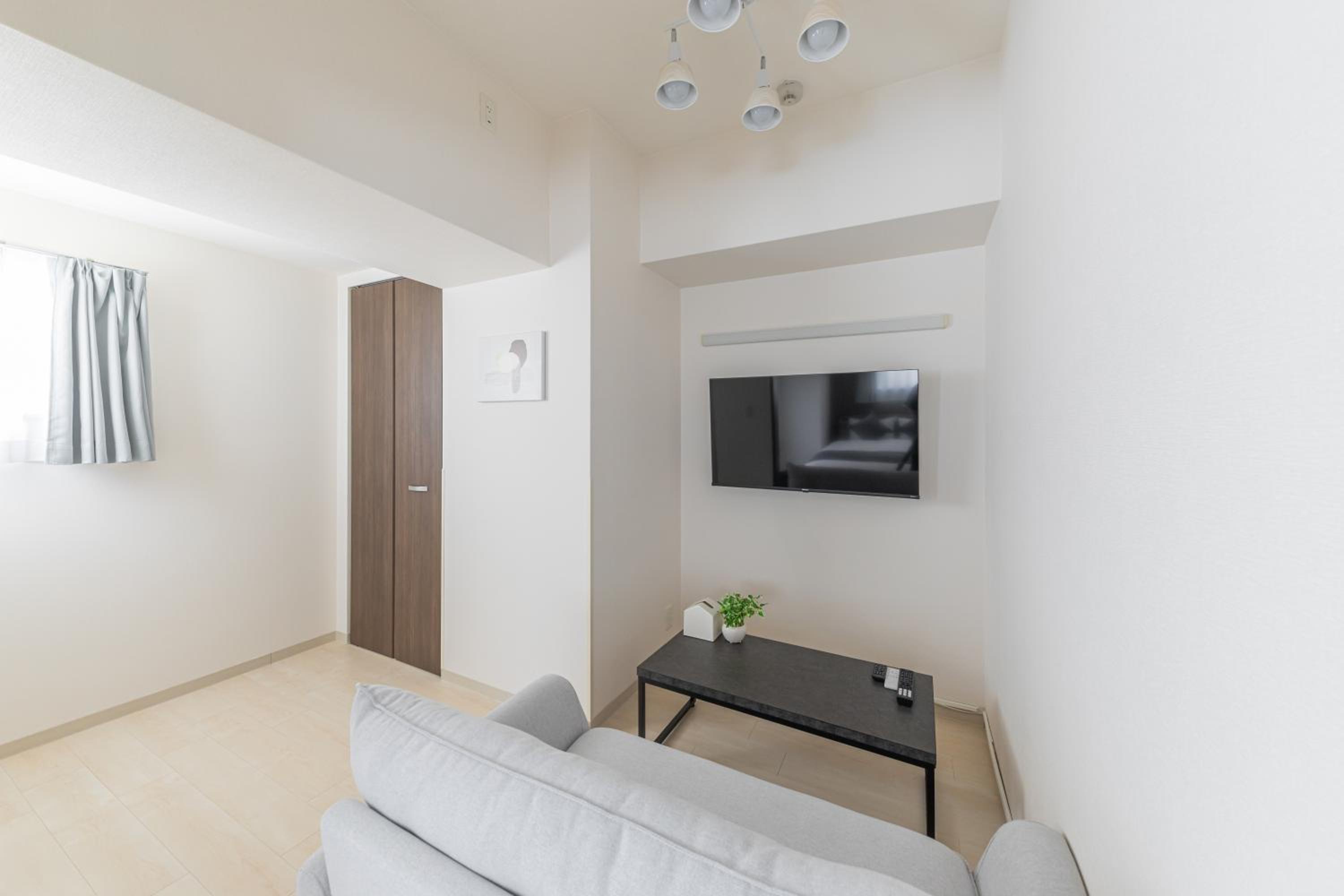 Deluxe Queen Room with Balcony