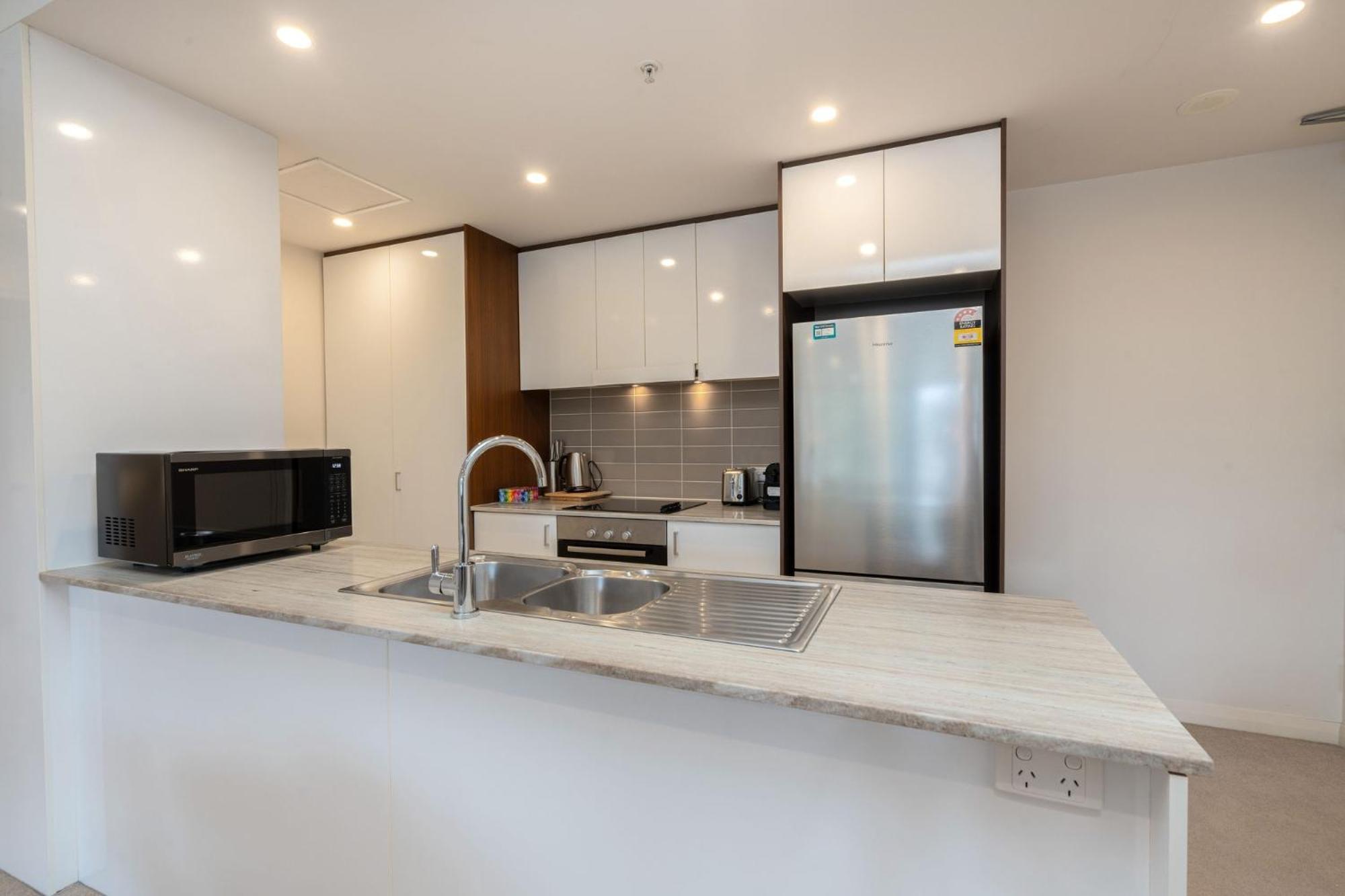 Two-Bedroom Apartment with Balcony photo 2