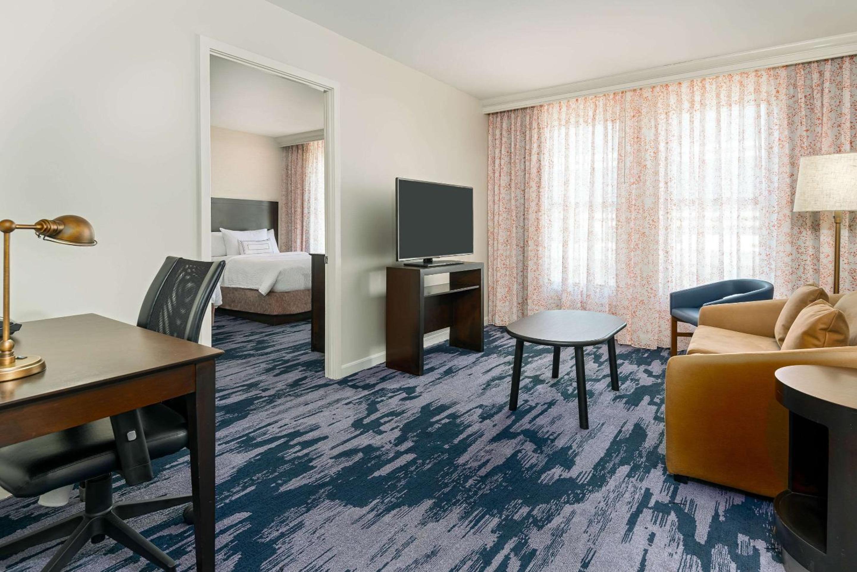 Double Suite with Two Double Beds and City View - Non Smoking - Photo 4