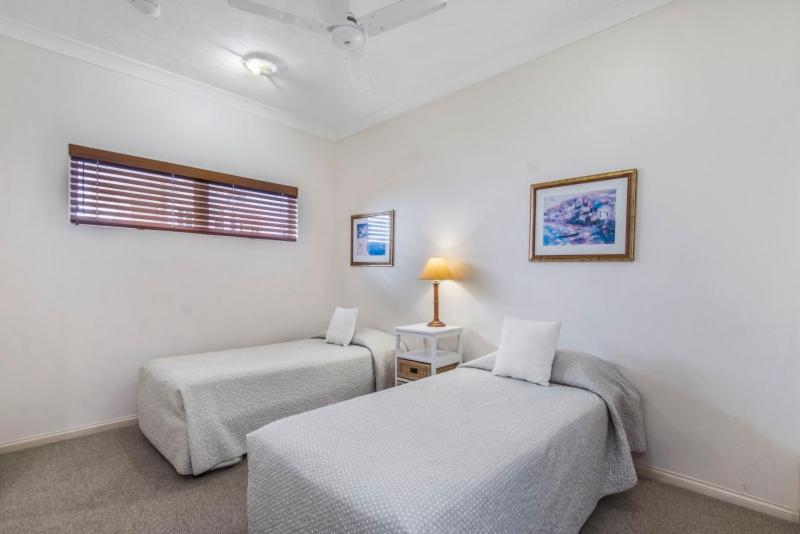 Two-Bedroom Deluxe Apartment with National Park View