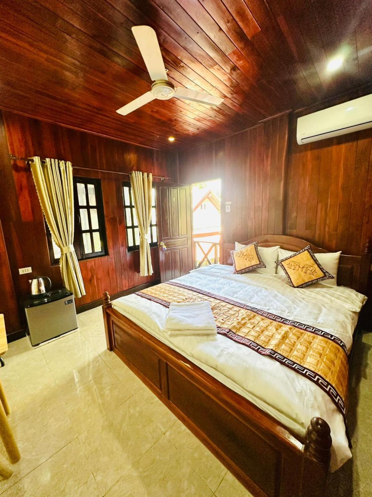 Standard Double Room - Photo 8