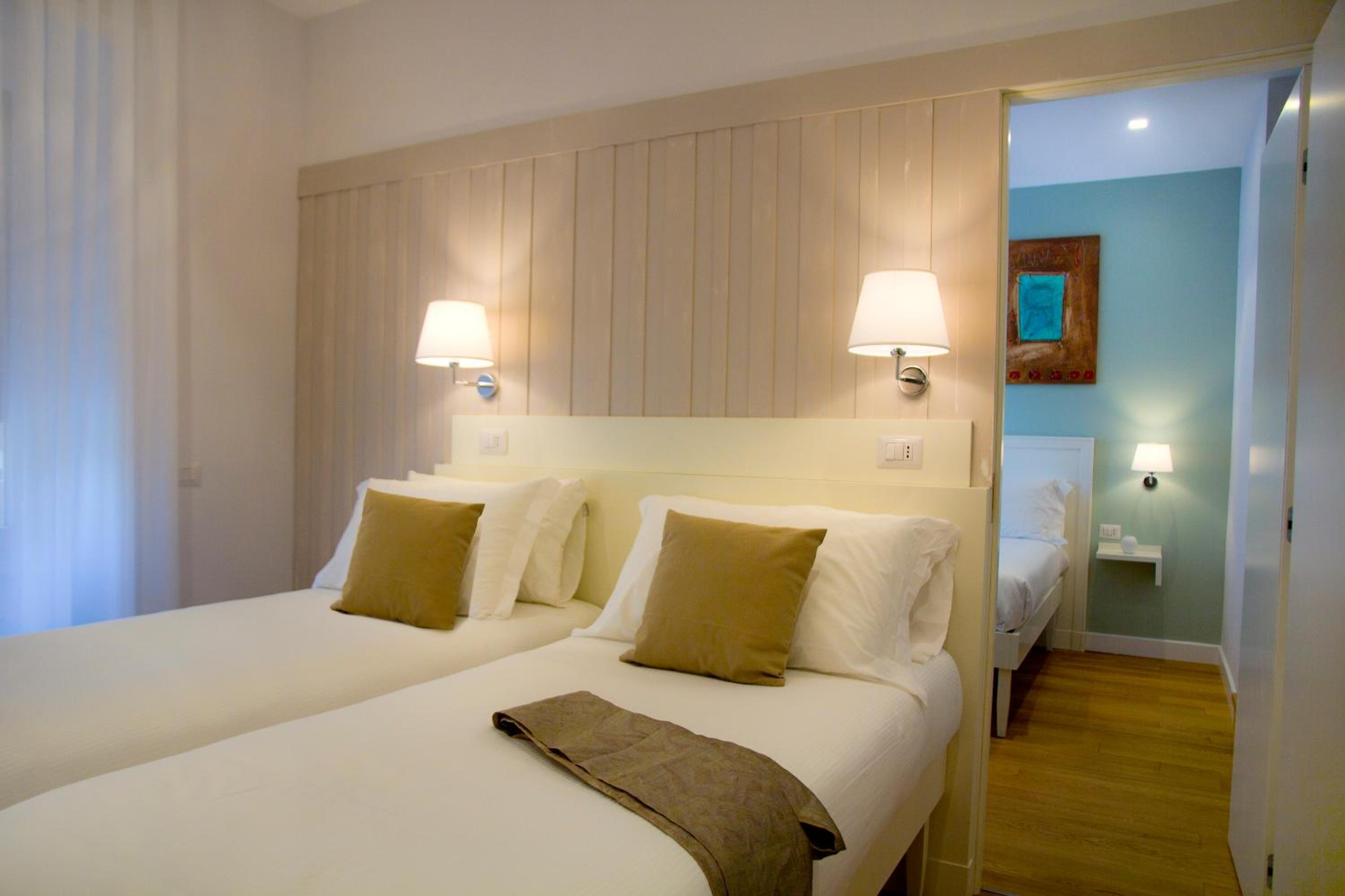 Double or Twin Room photo 3