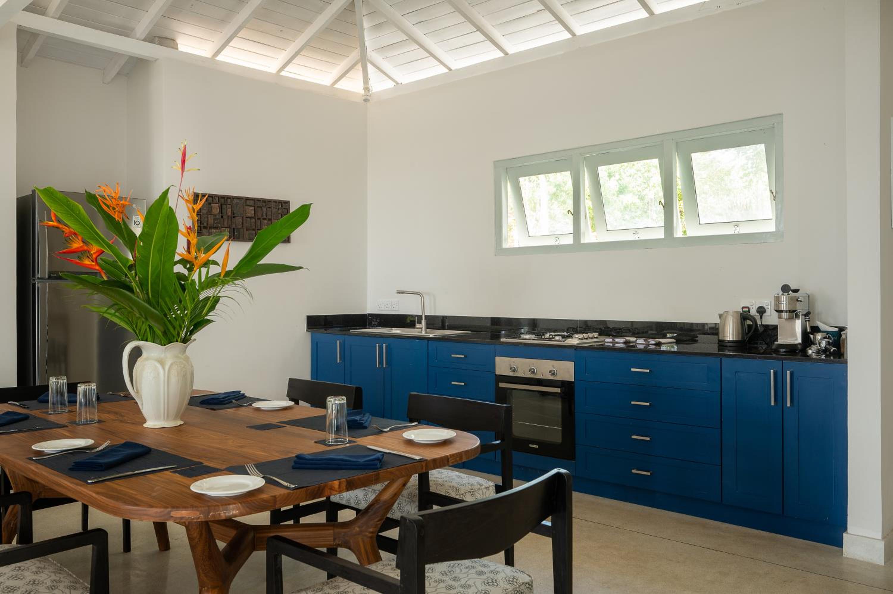 King Room – Lumi Villa (Adjacent to the Hotel)