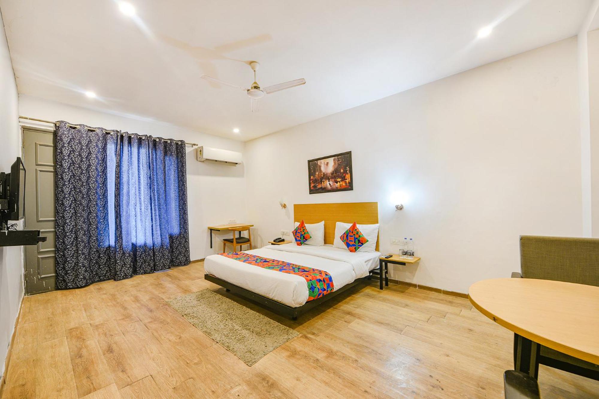 Deluxe Room - Photo 2