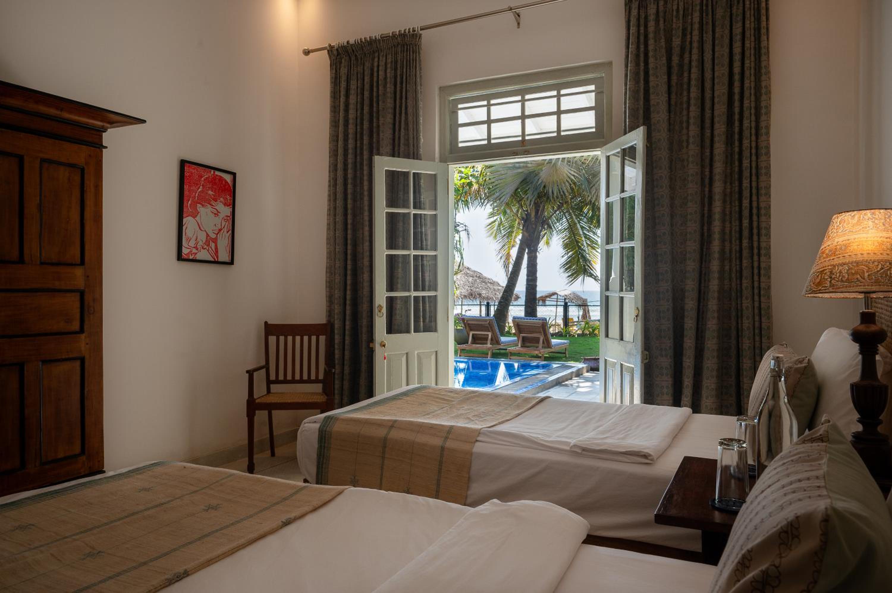 Twin Room – Lumi Villa (Adjacent to the Hotel)