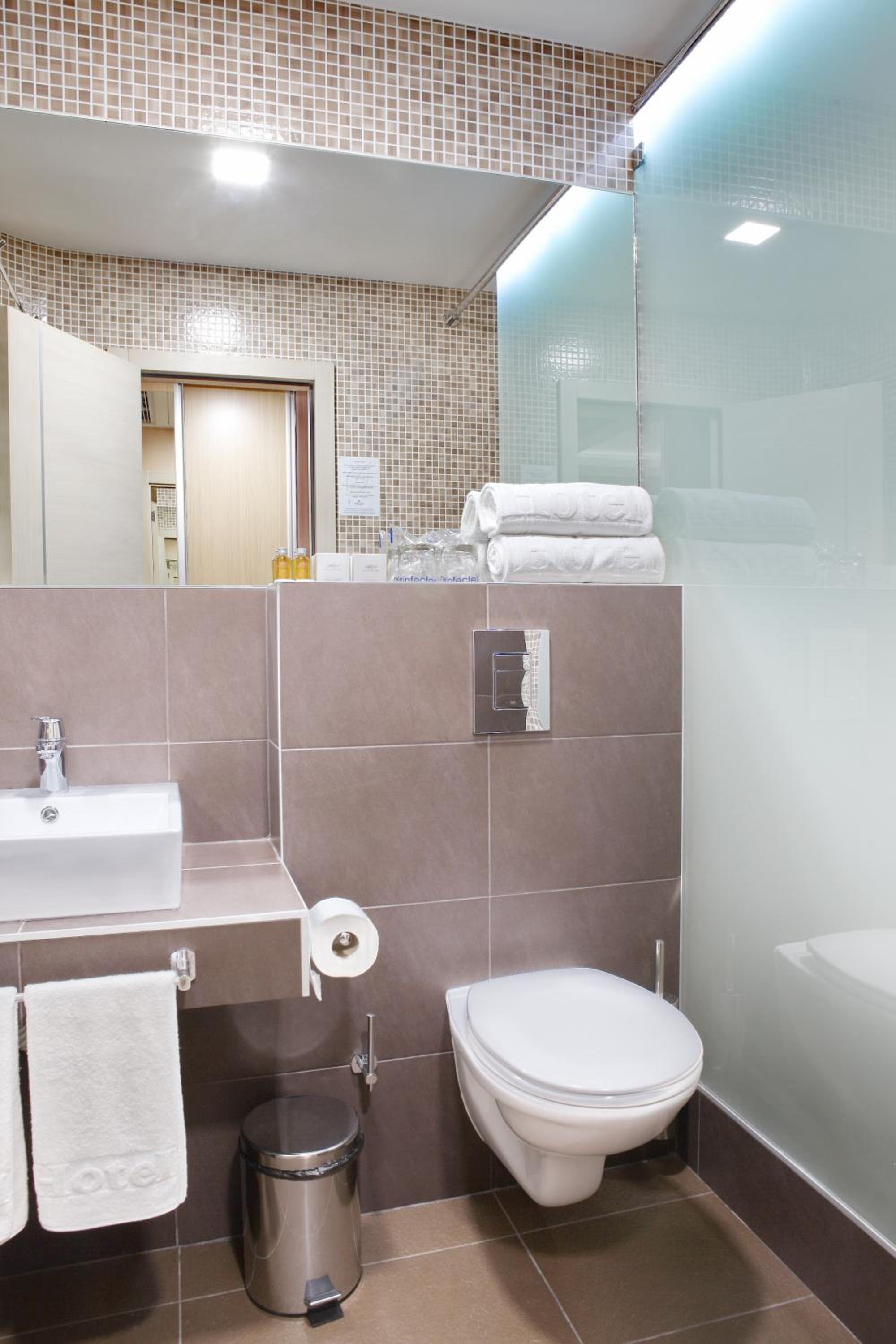 Double Room with Extra Bed - Photo 3