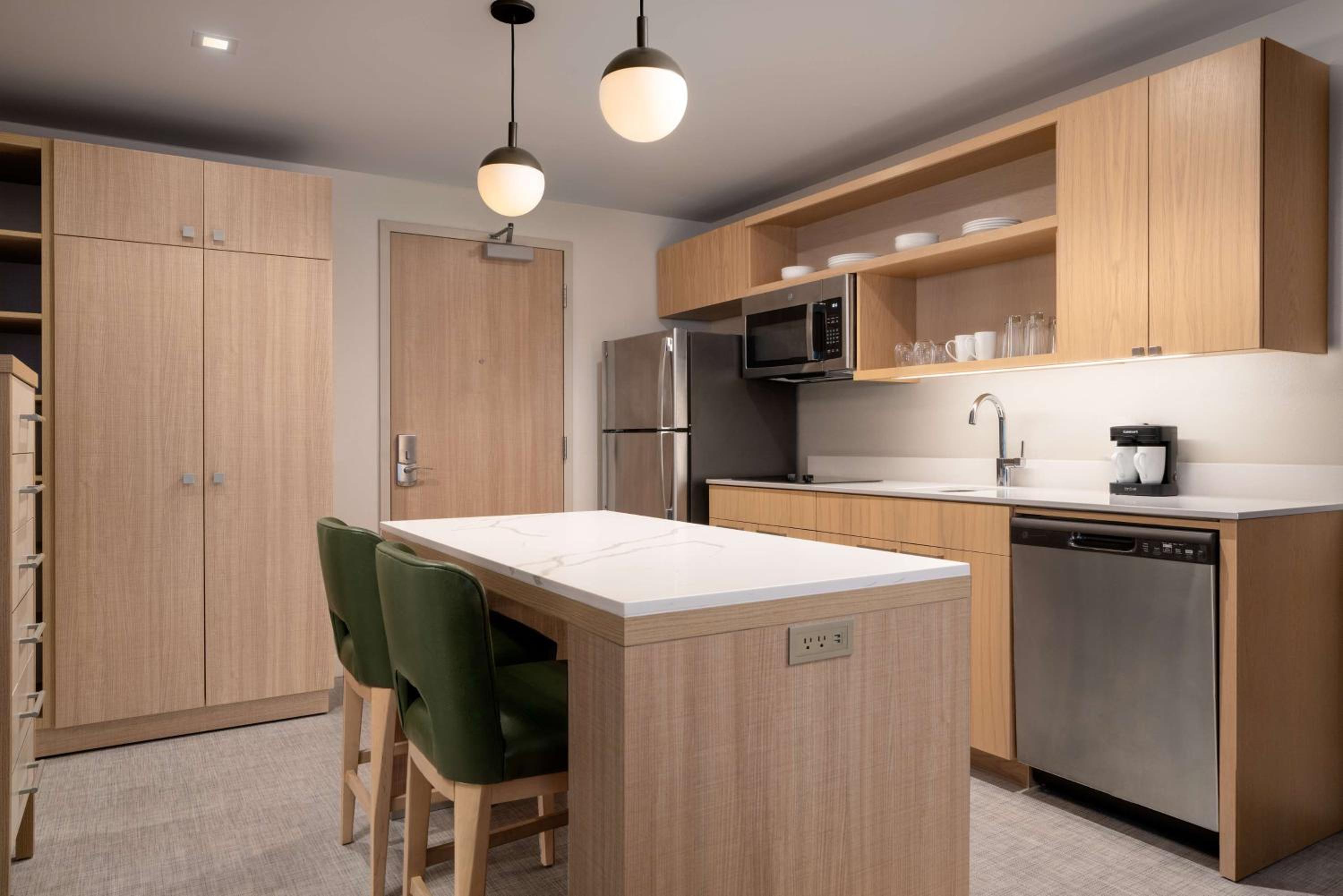 King Studio Suite - Photo 7