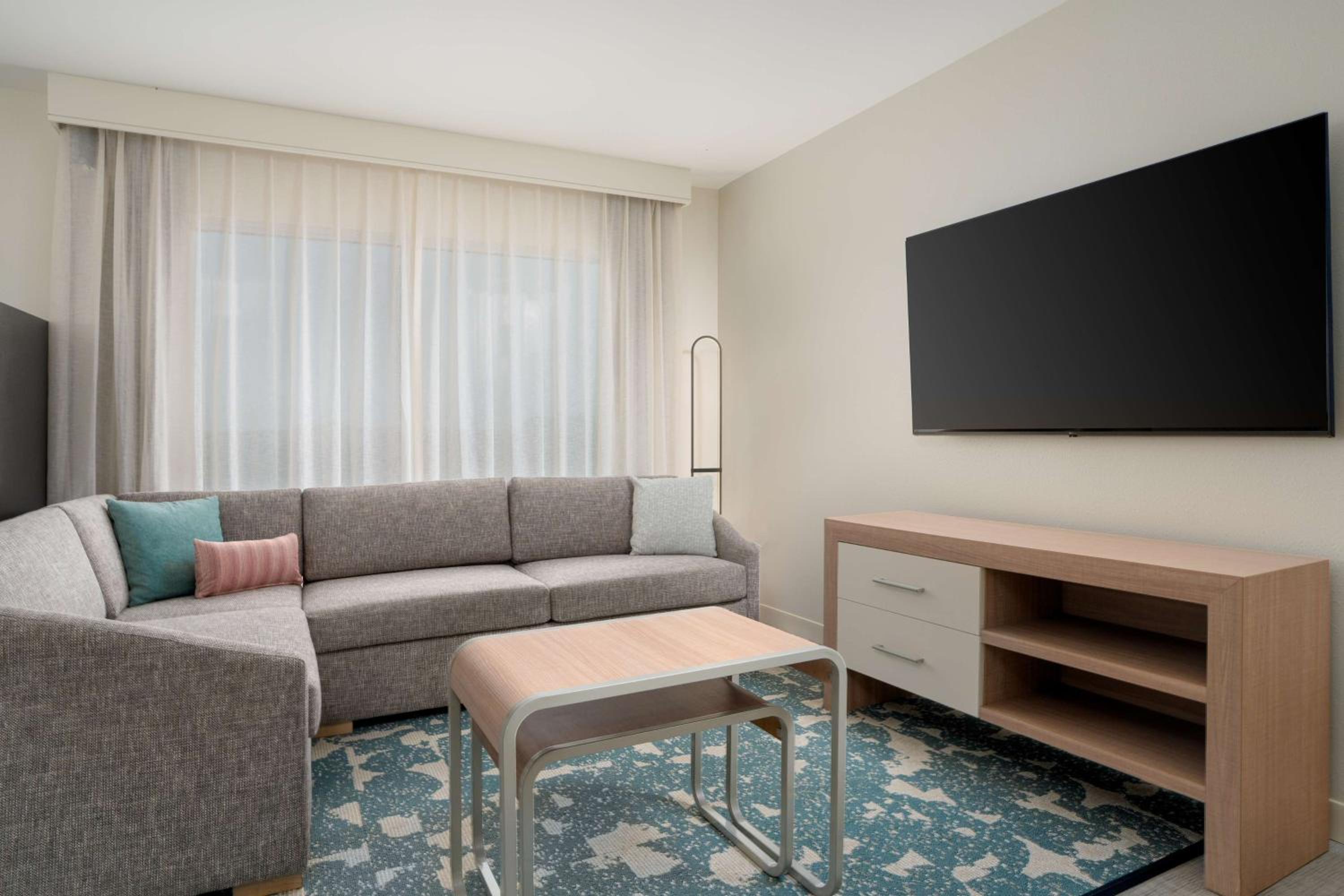 One-Bedroom King Suite photo 3
