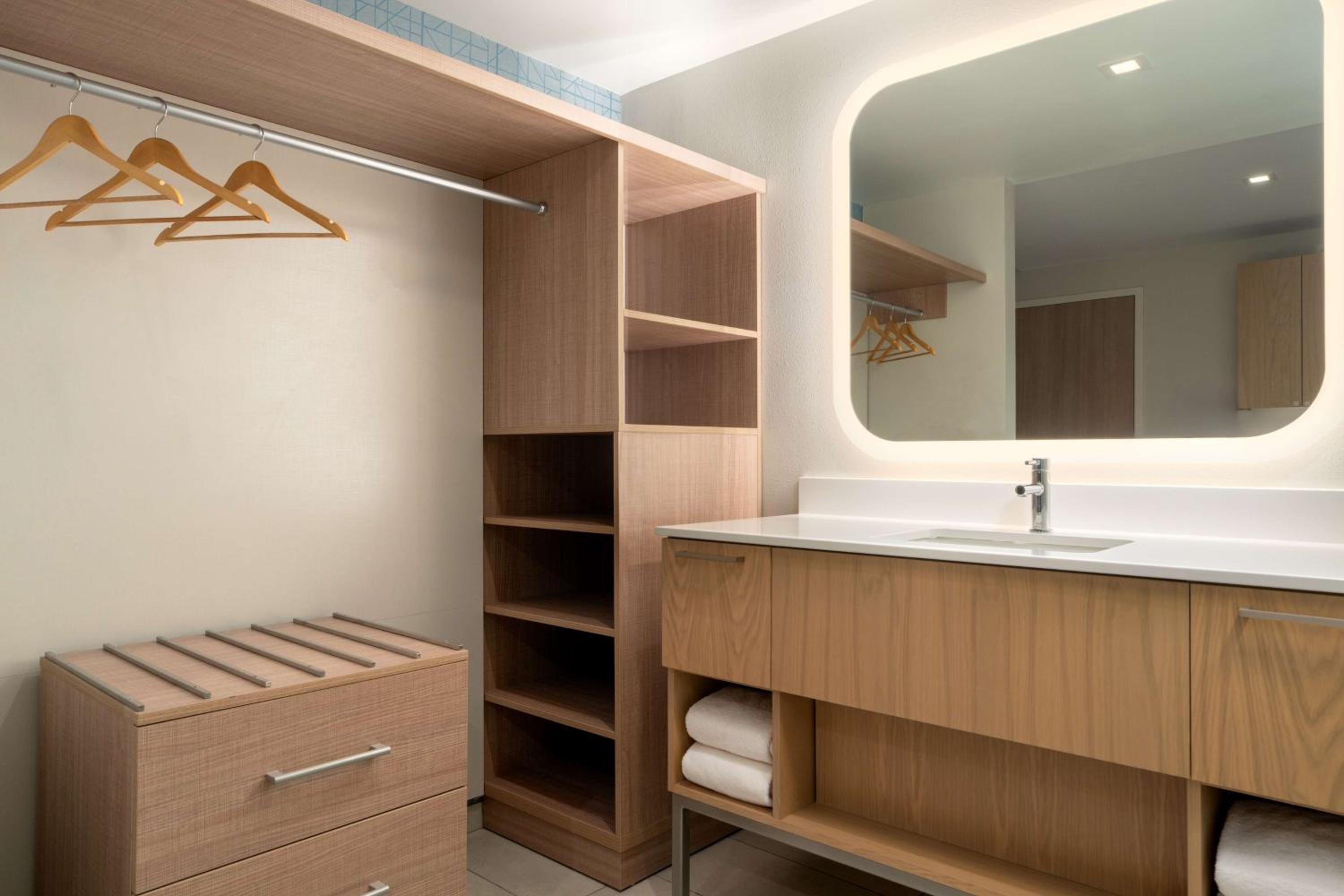 King Studio Suite - Photo 1