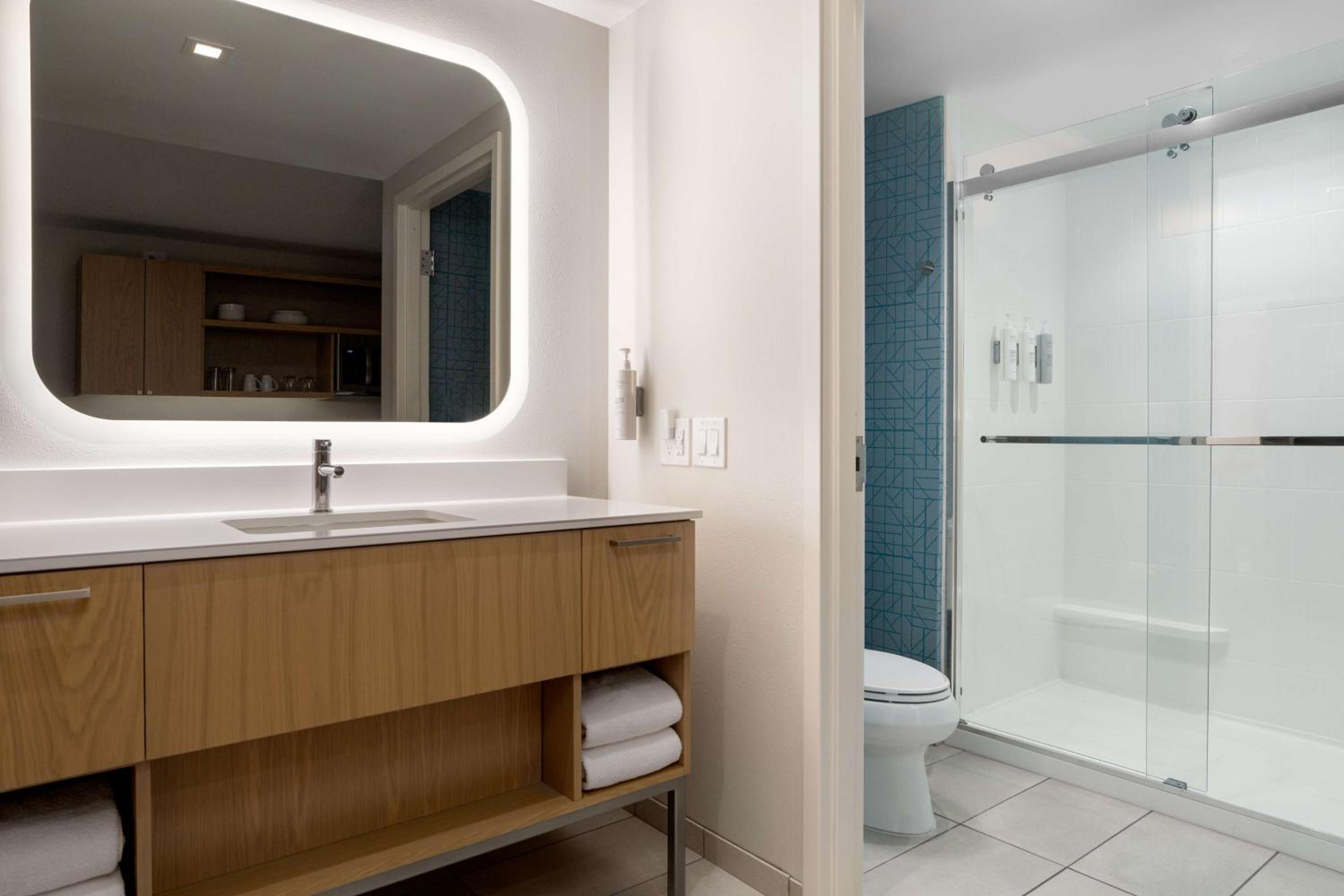 King Studio Suite - Photo 2