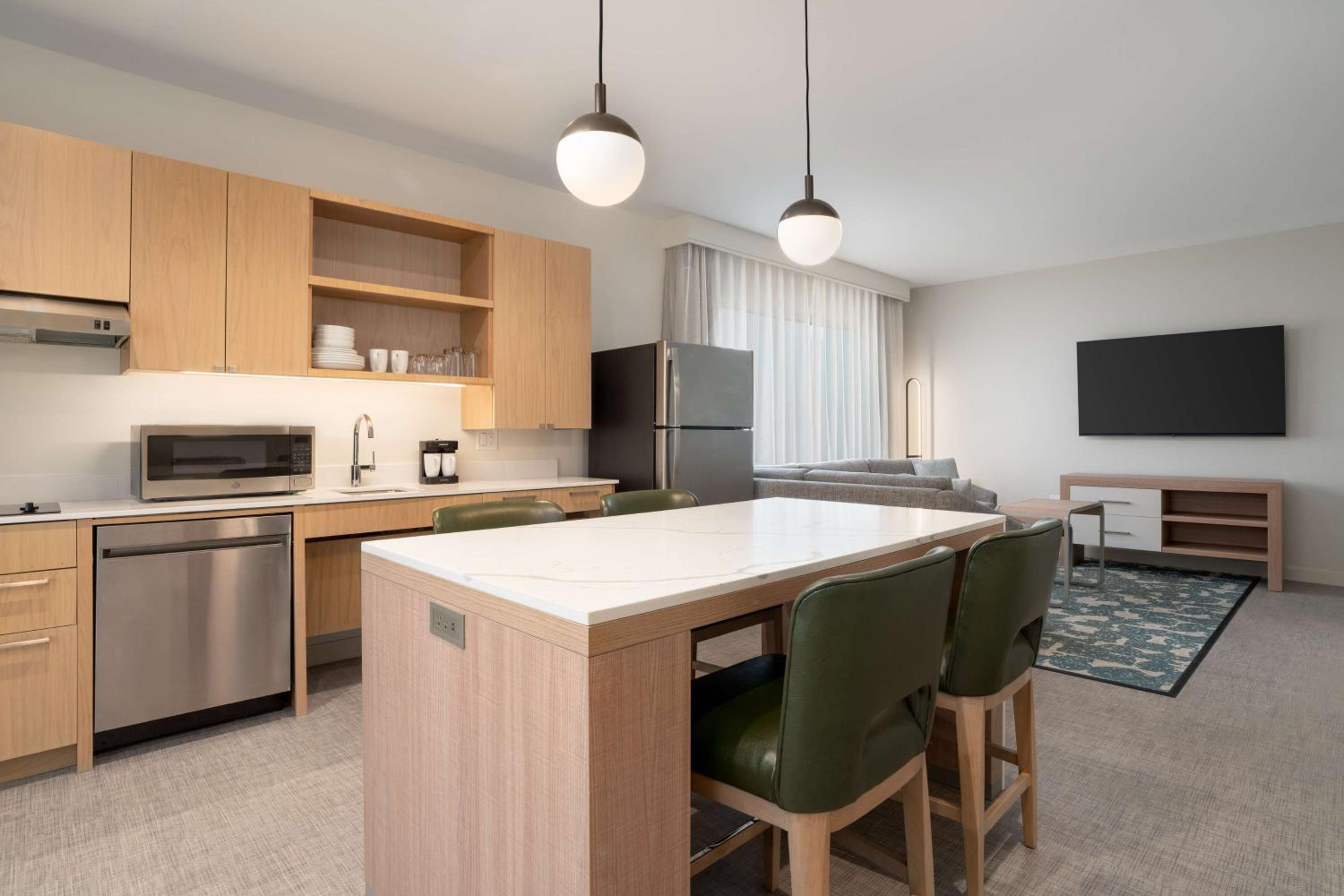 One-Bedroom King Suite