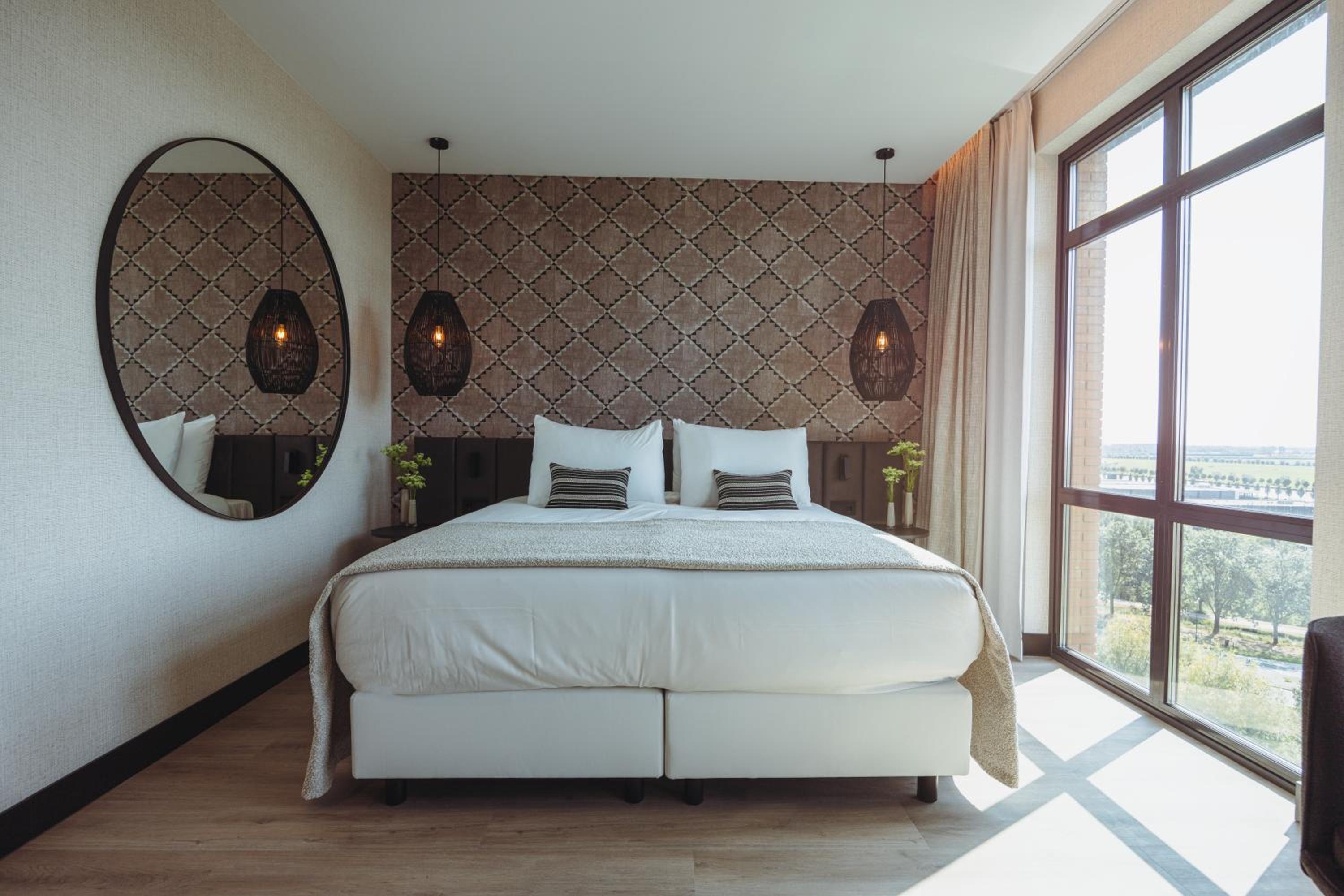 Comfort + Room