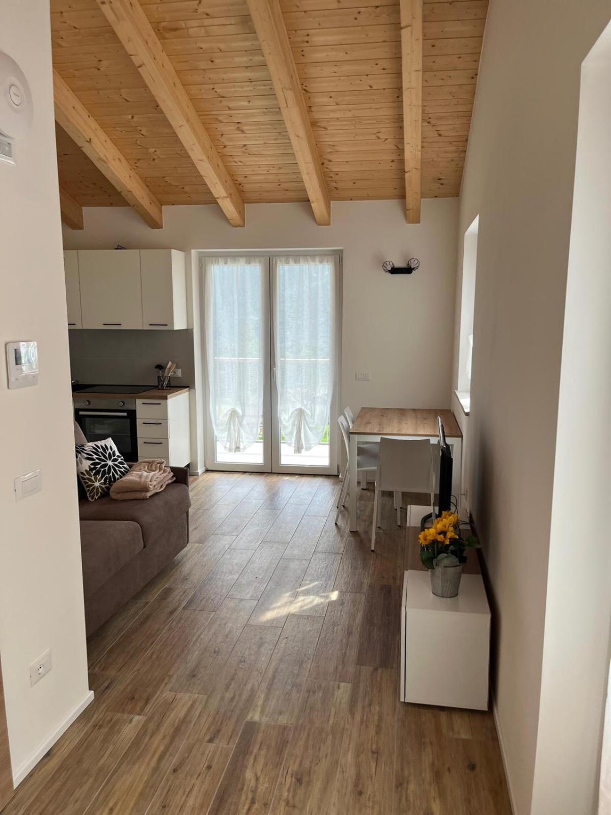 Apartment photo 2
