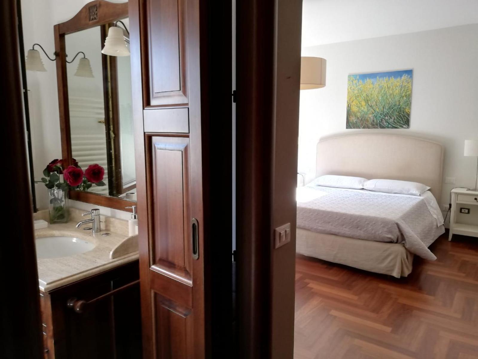 Large Double Room photo 3