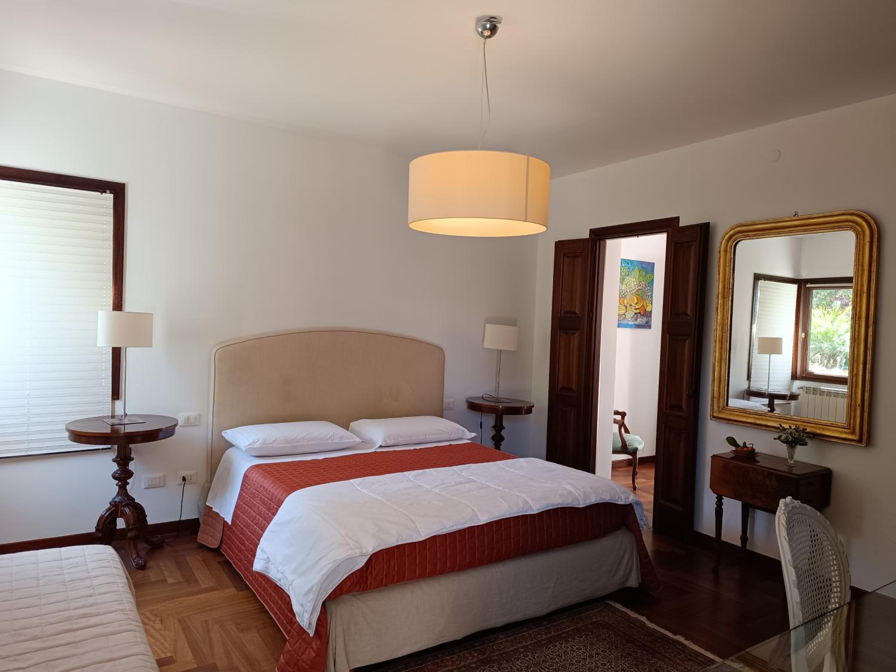Large Double Room photo 2