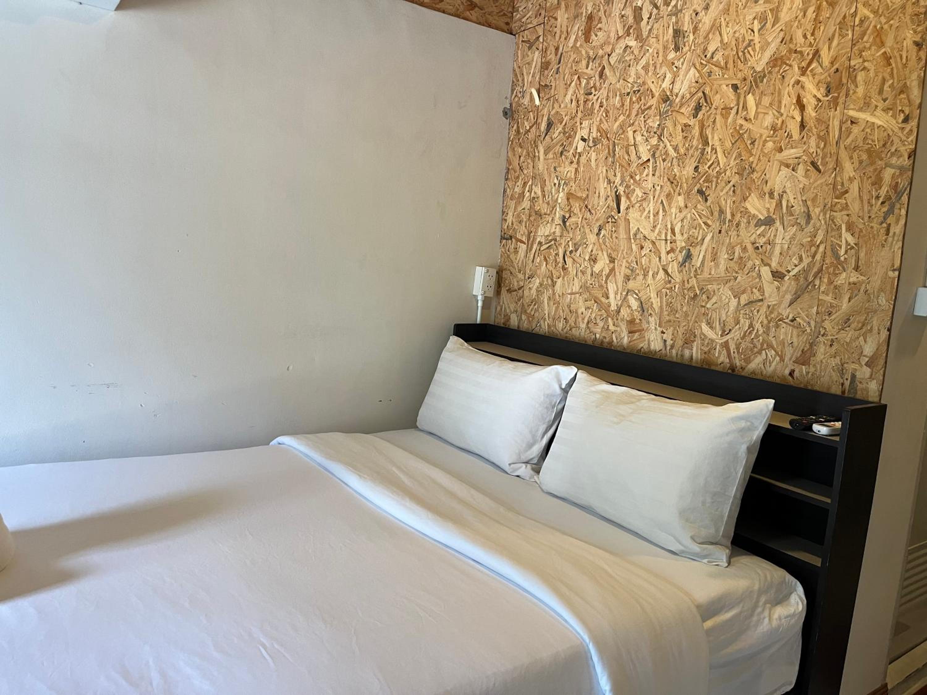 Budget Double Room photo 3