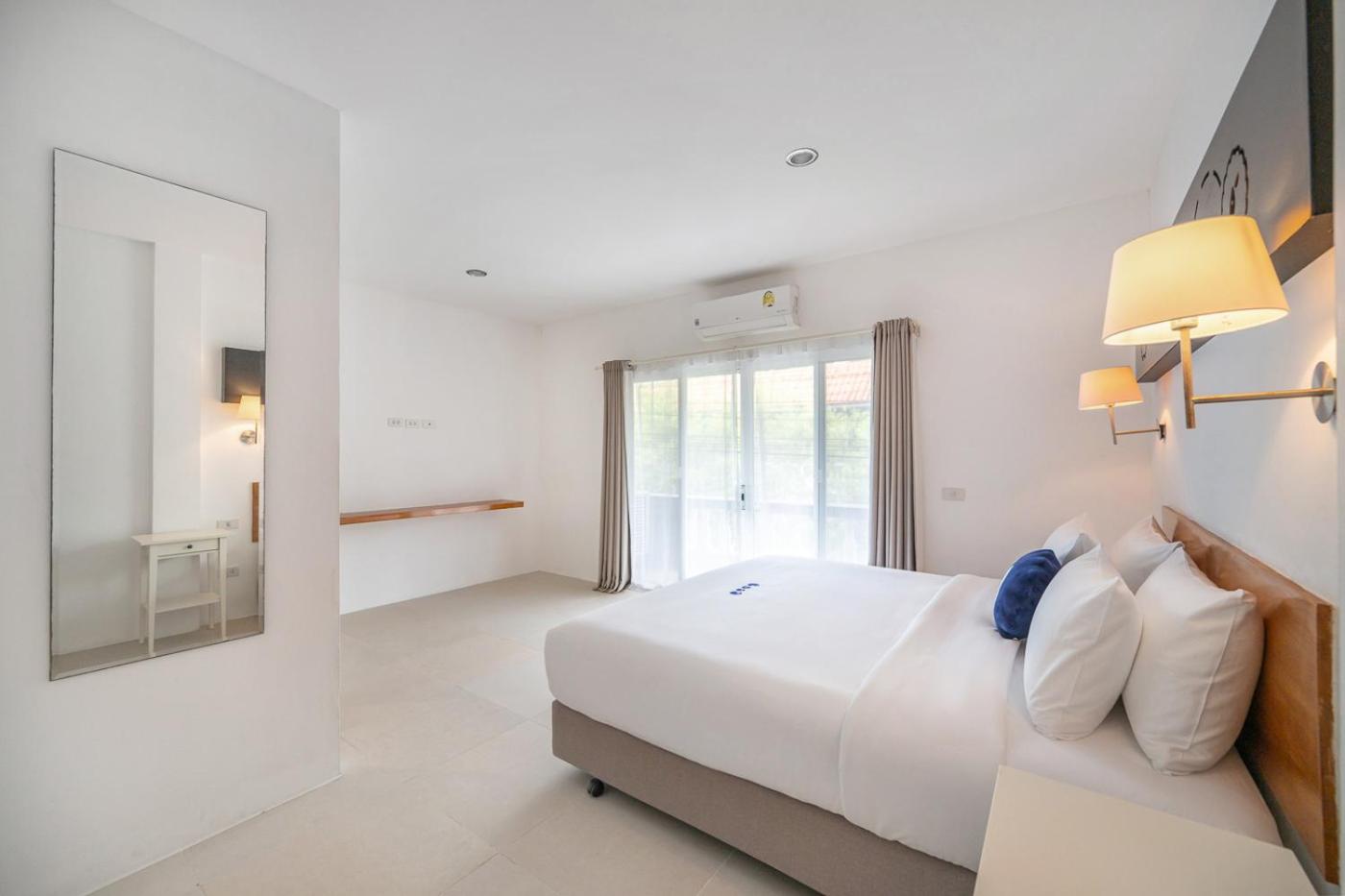 Suite with pool access