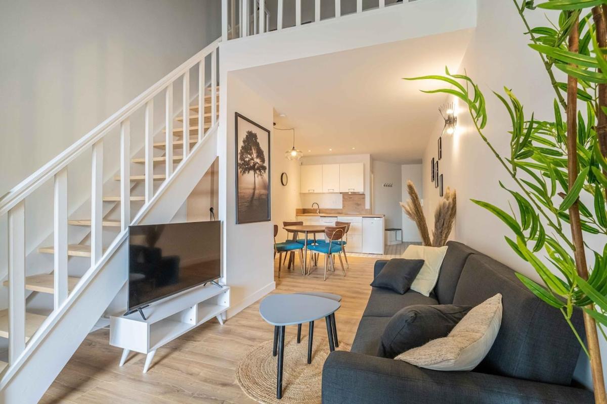 Superior One-Bedroom Apartment with Balcony