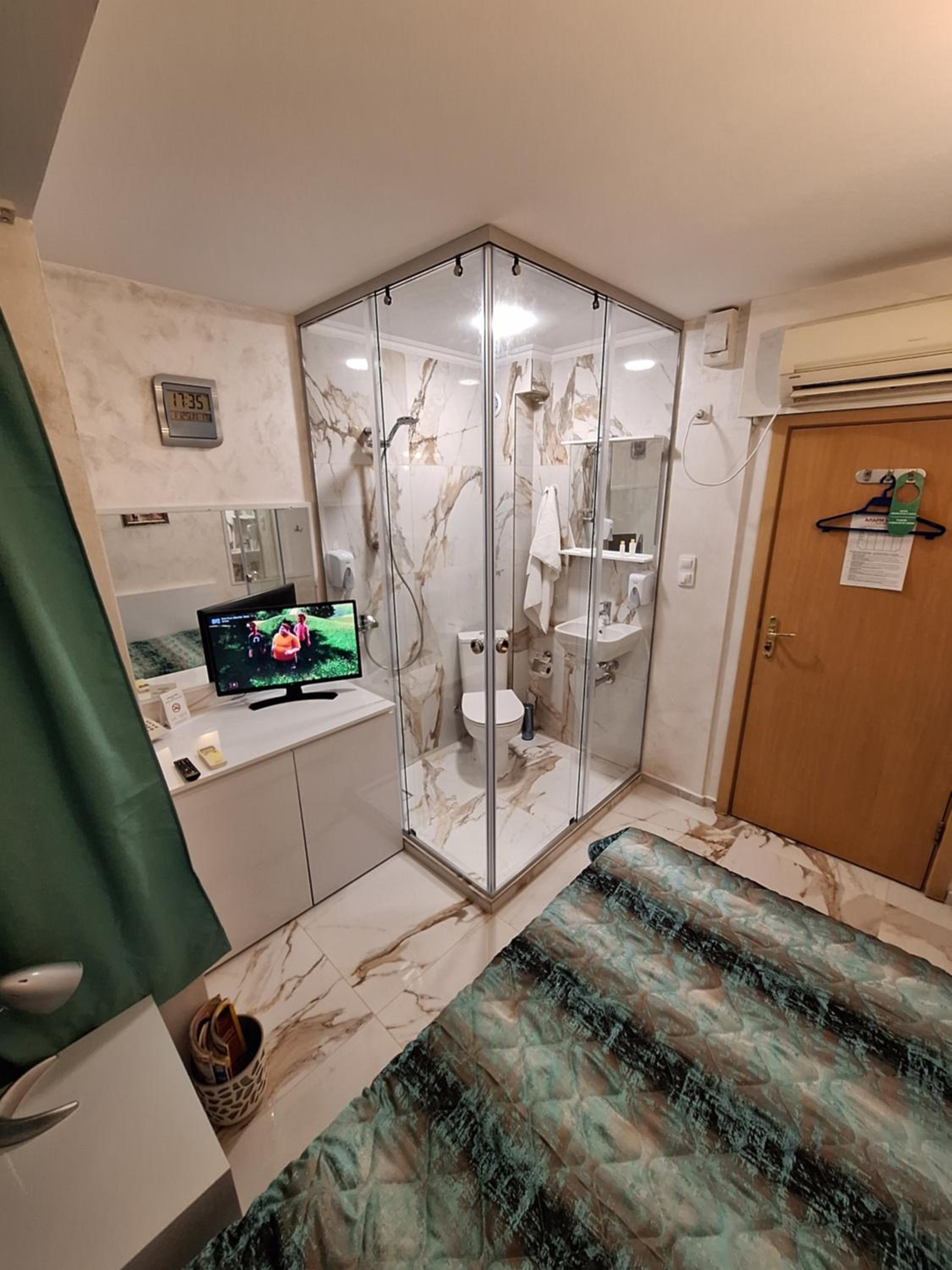 Small Single Room photo 1