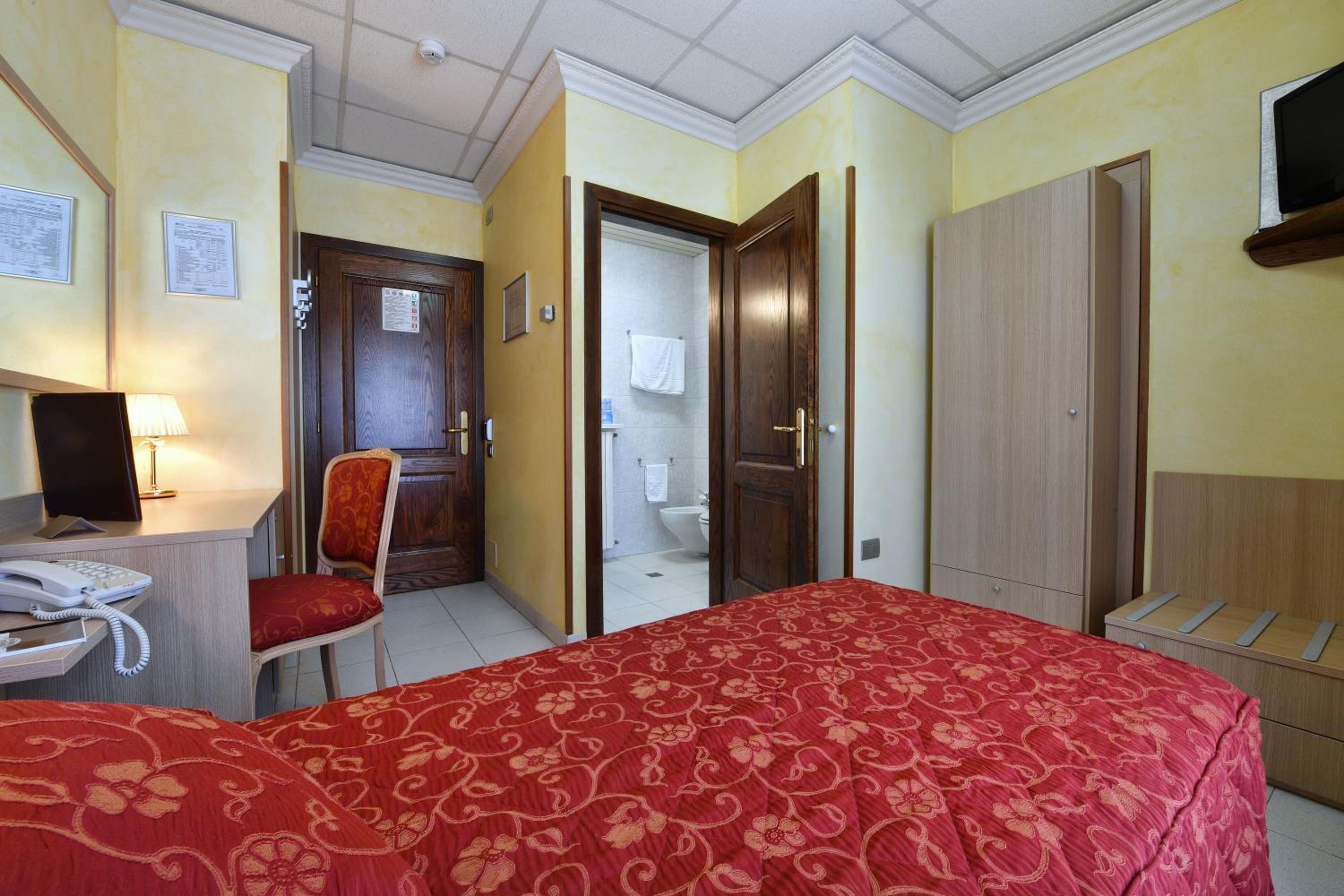 Single Room photo 2