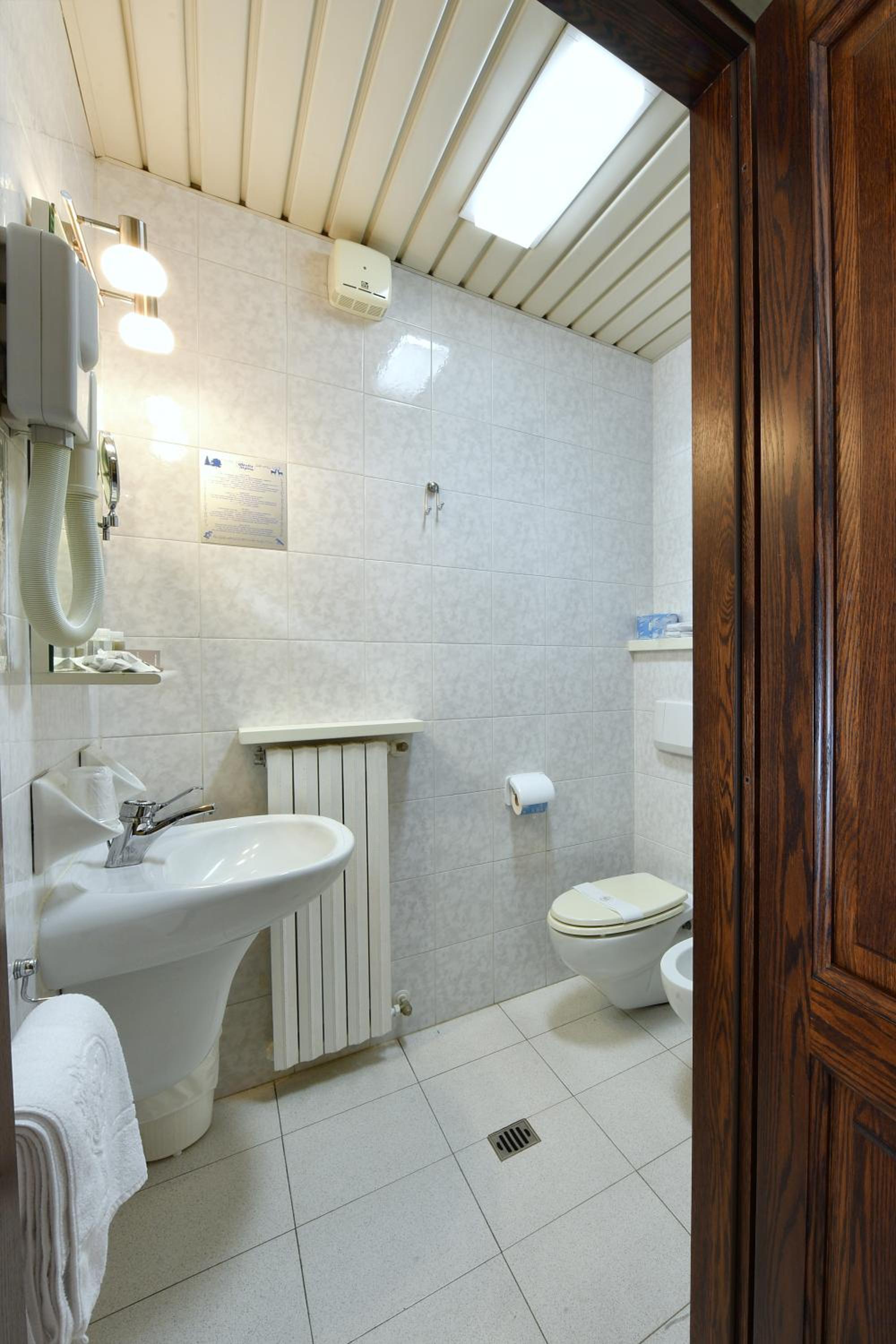 Double or Twin Room photo 1