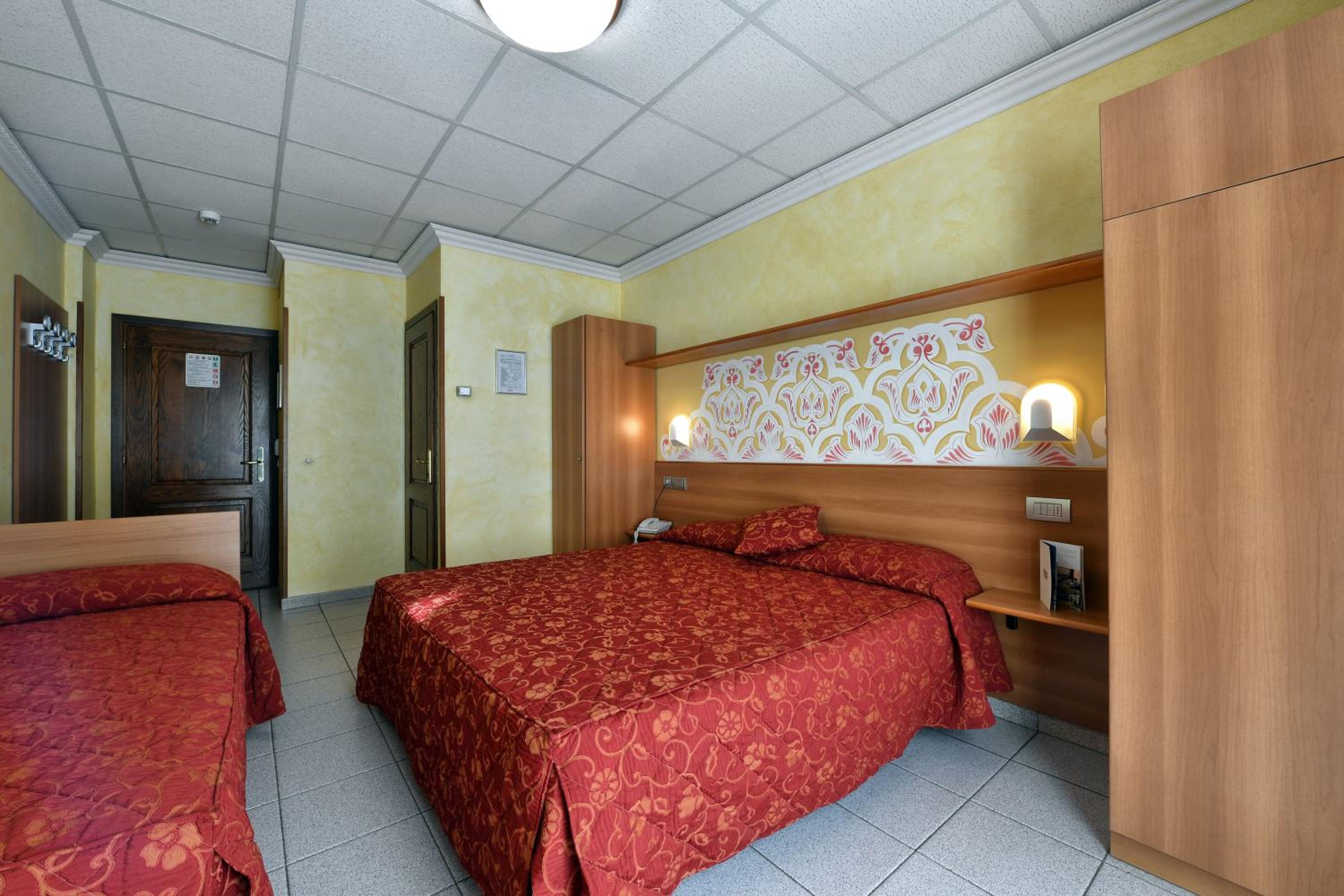 Triple Room with Balcony photo 3