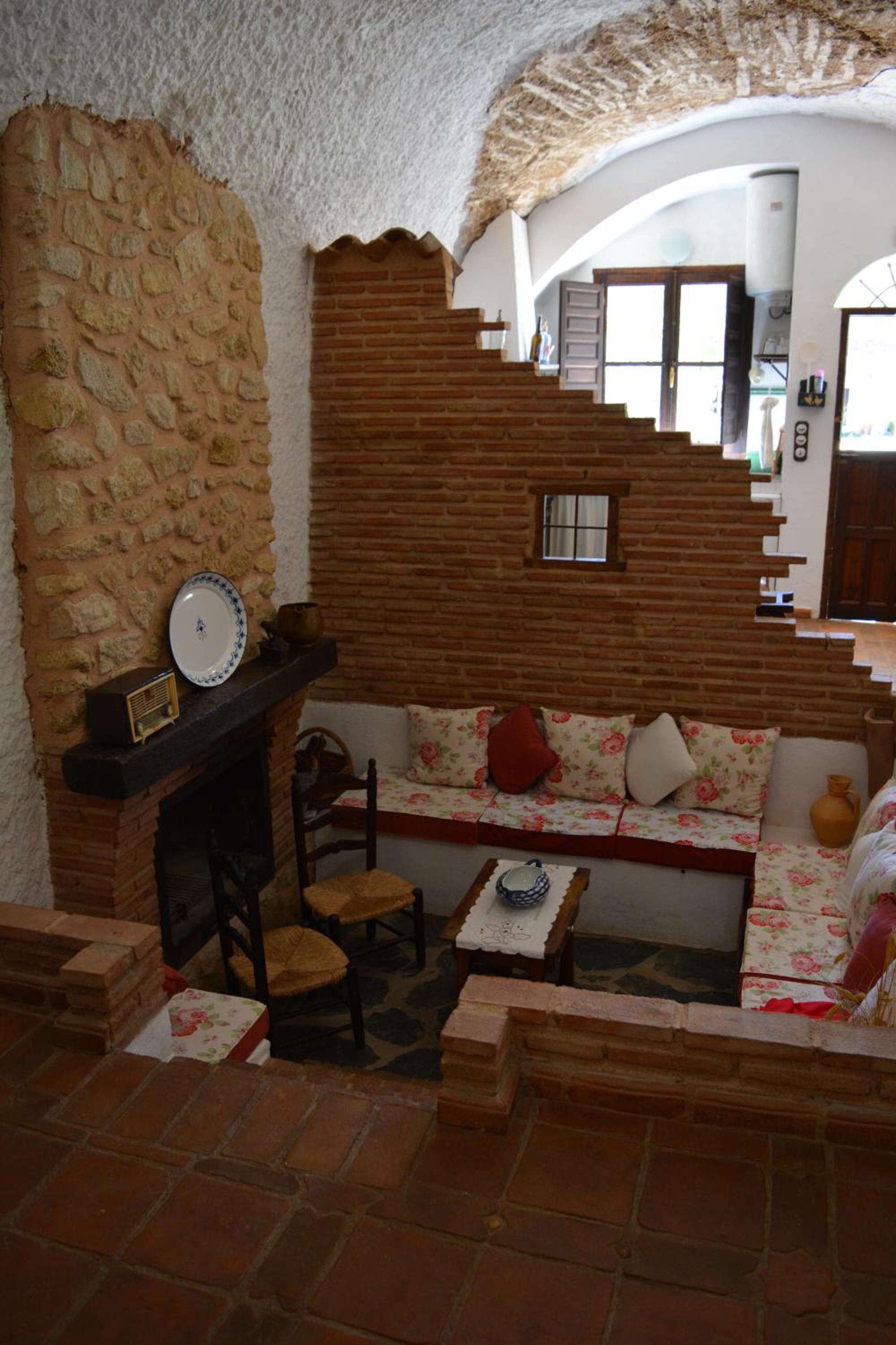 One-Bedroom Cave Apartment photo 3