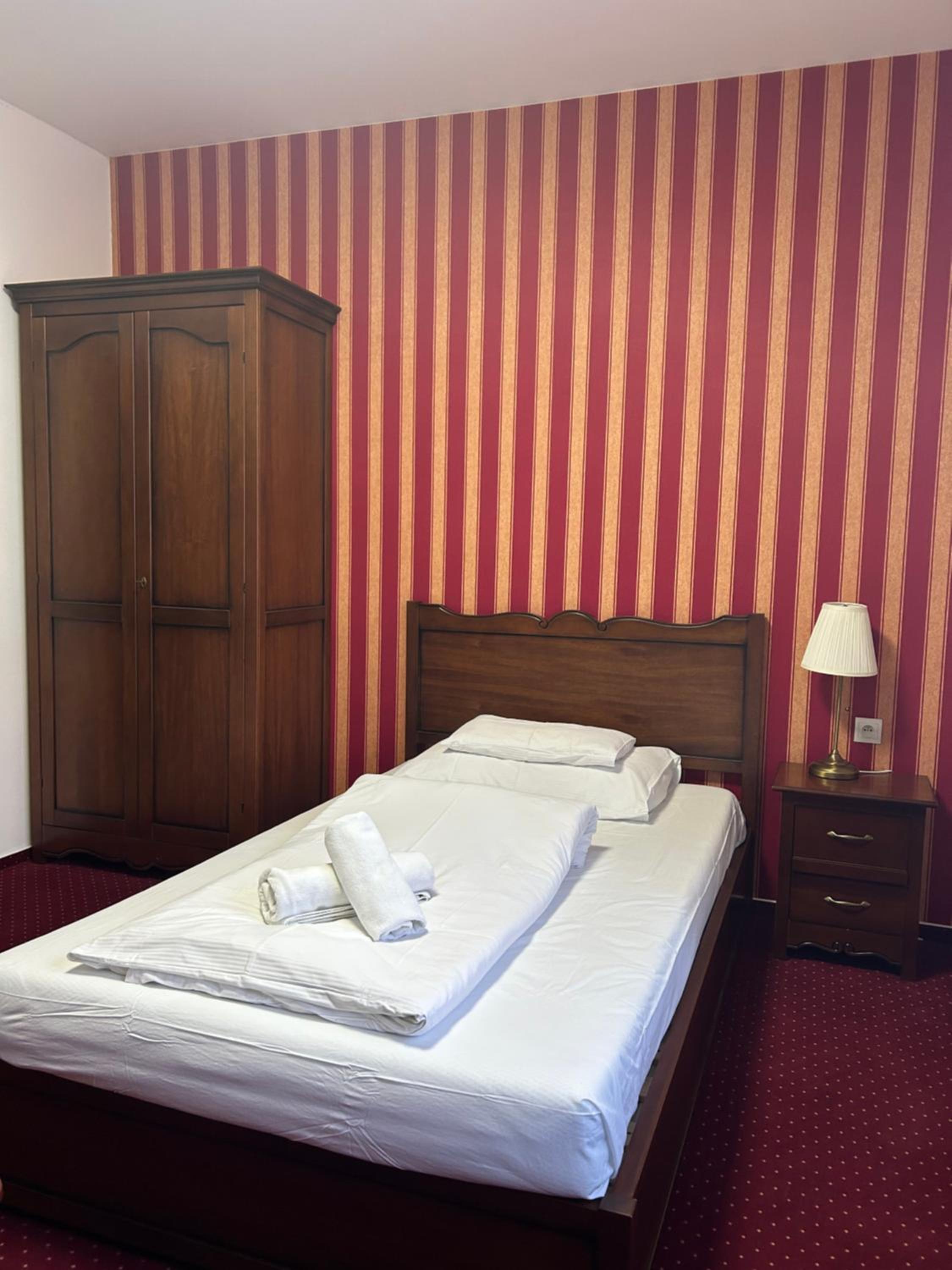 Single Room - Disability Access photo 2