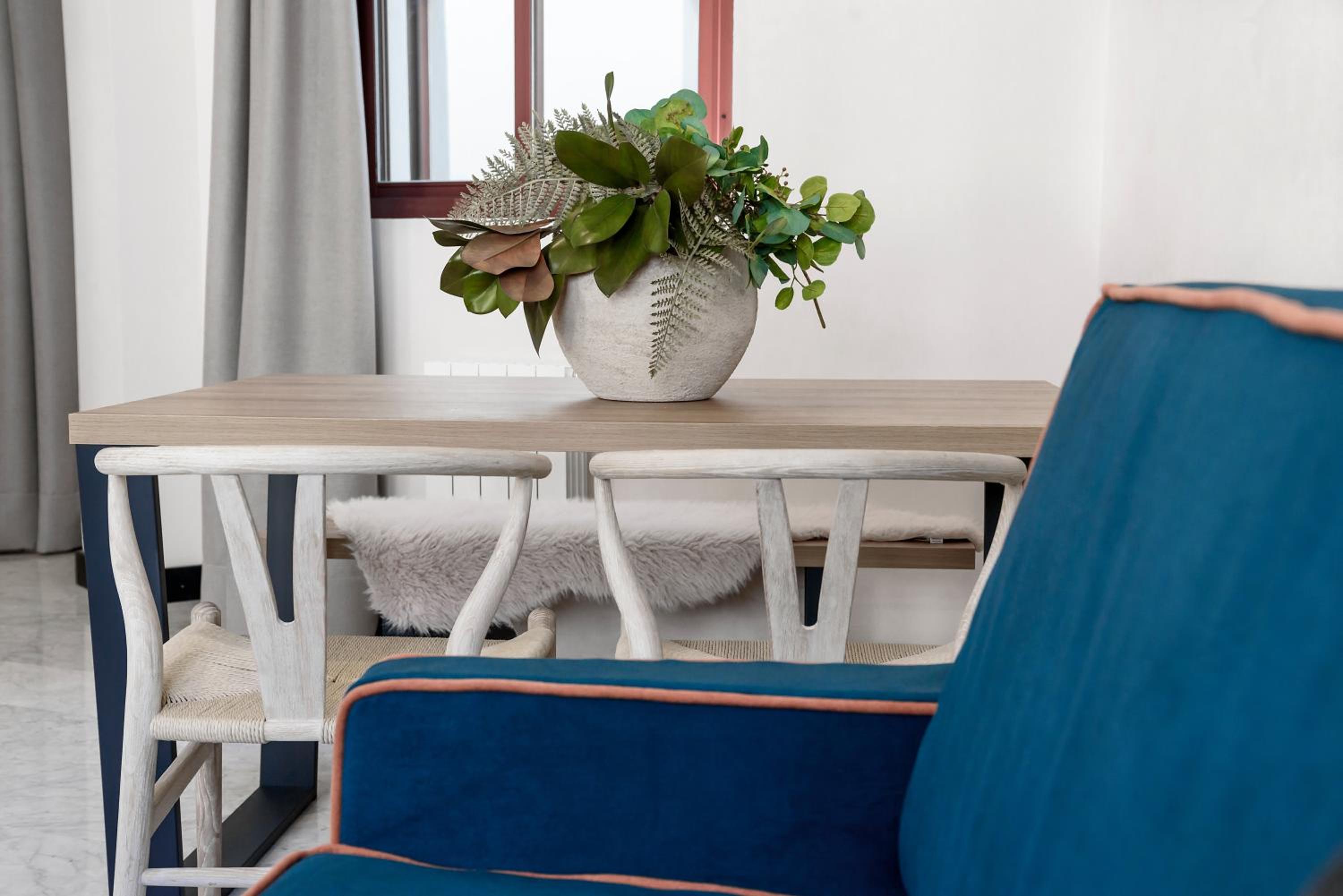 One-Bedroom Deluxe Apartment