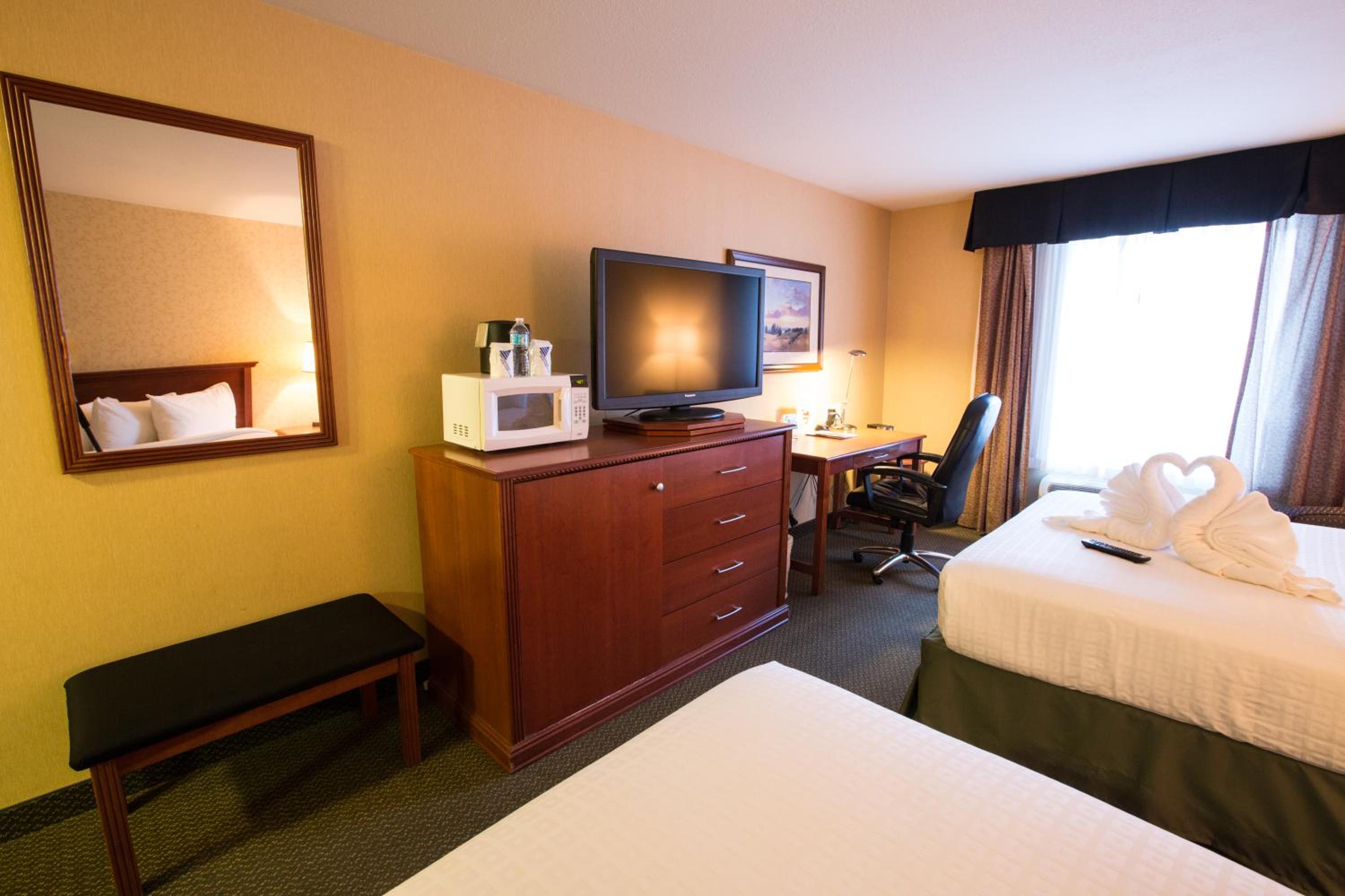 Superior Two Queen Room