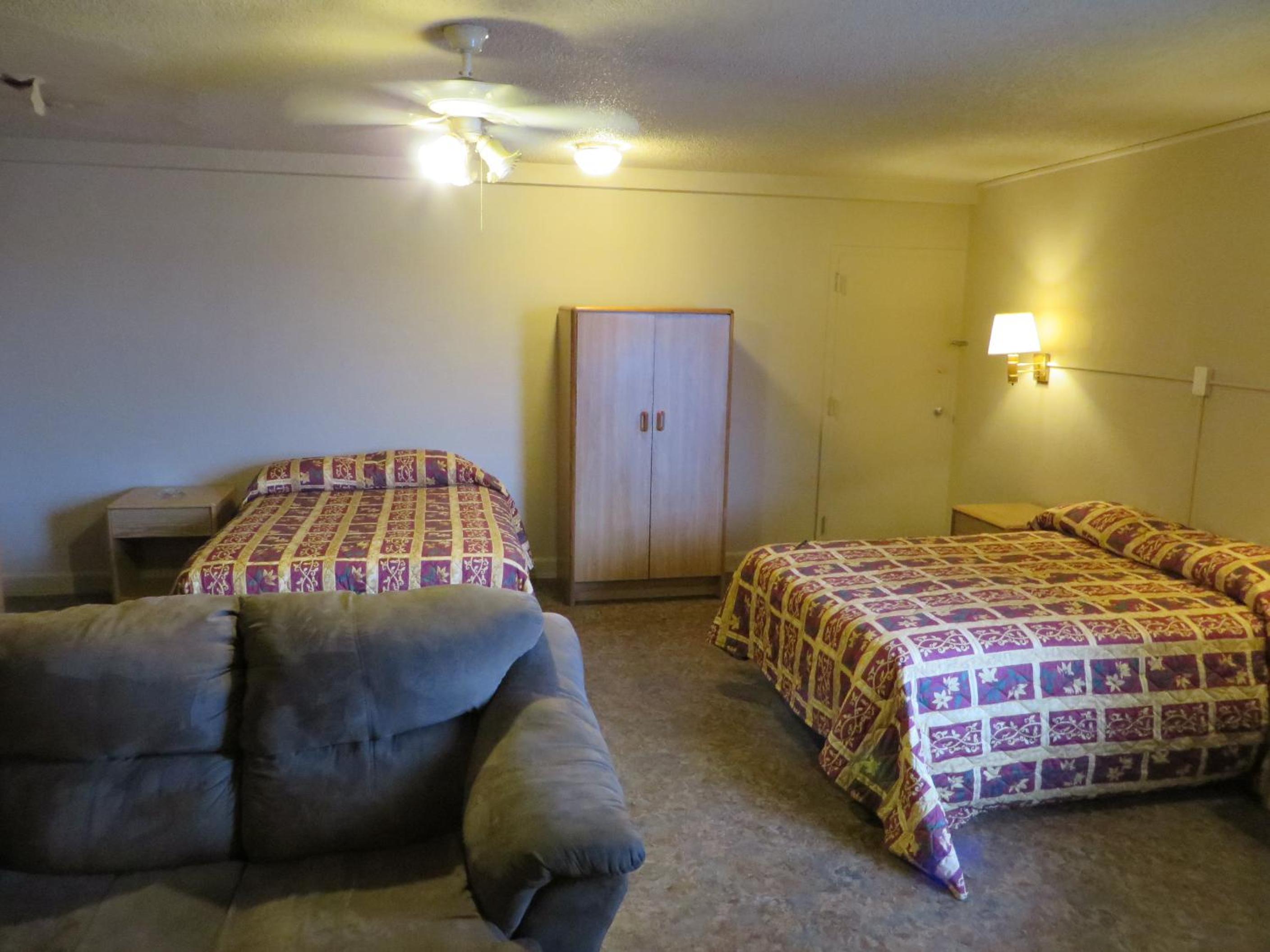 Double Room with Two Double Beds photo 3
