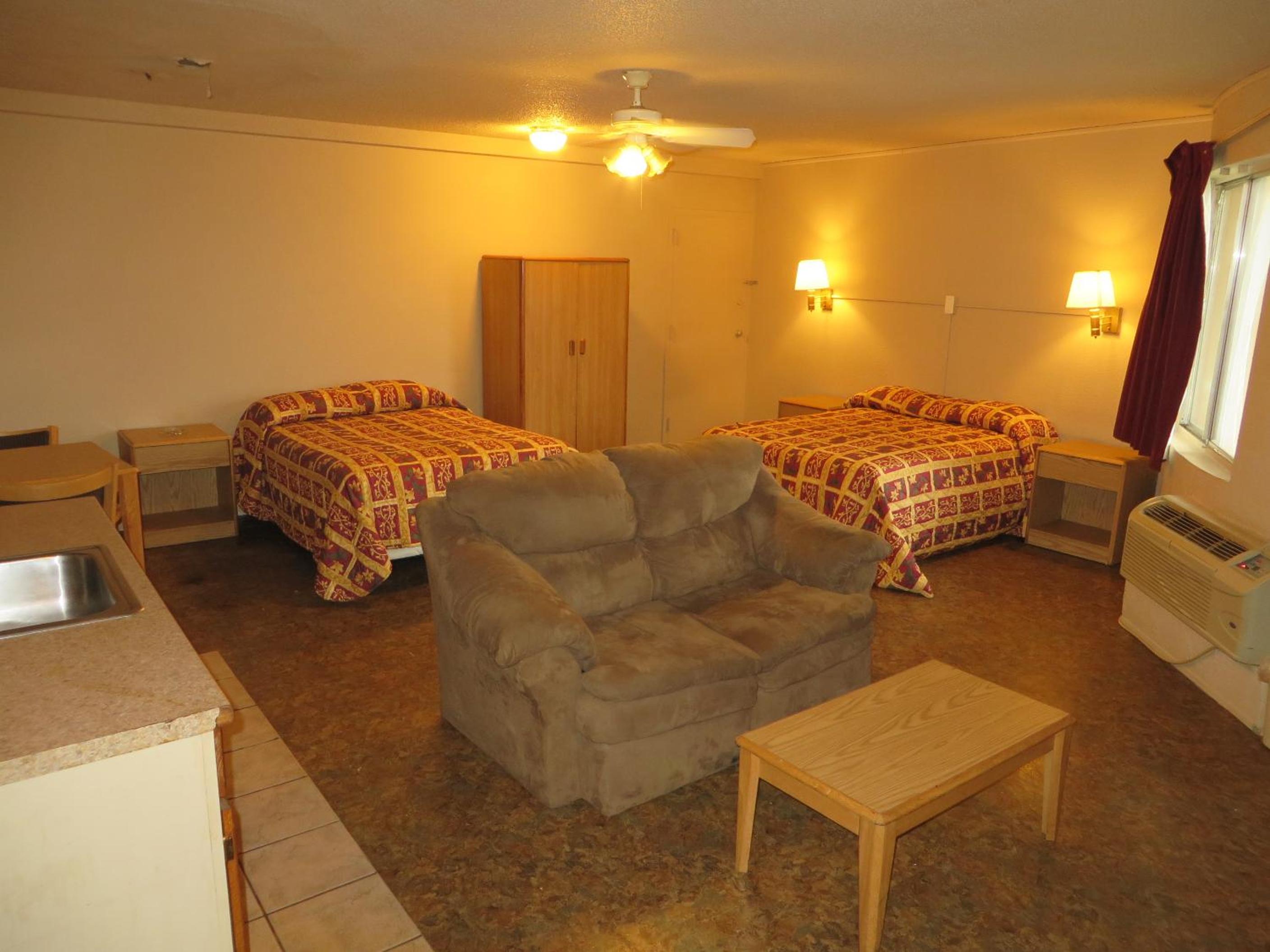 Double Room with Two Double Beds photo 2