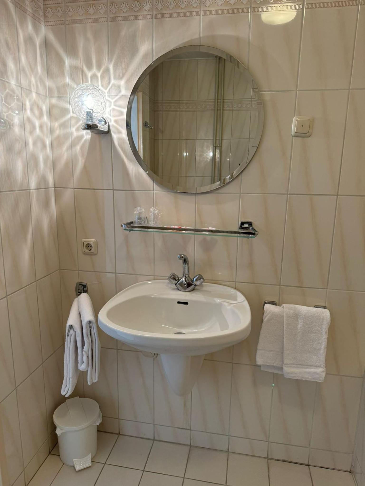 Large Double Room photo 2