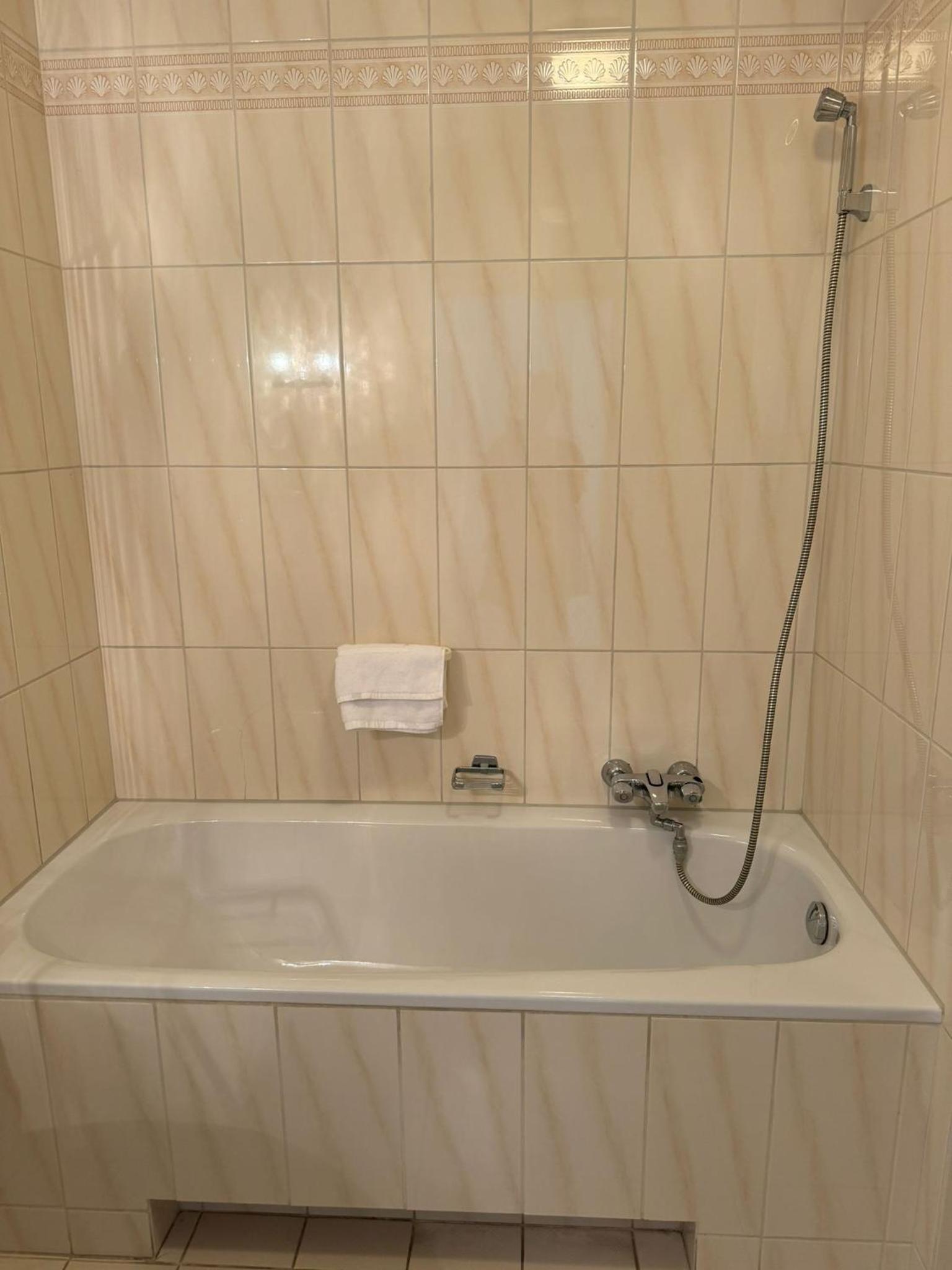 Large Double Room photo 3
