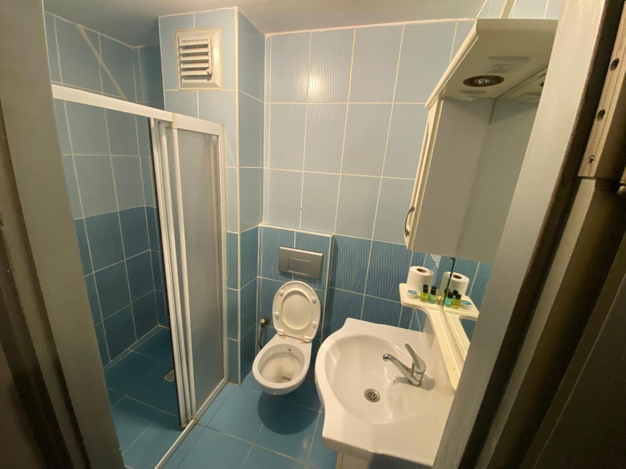 Economy Double Room photo 3