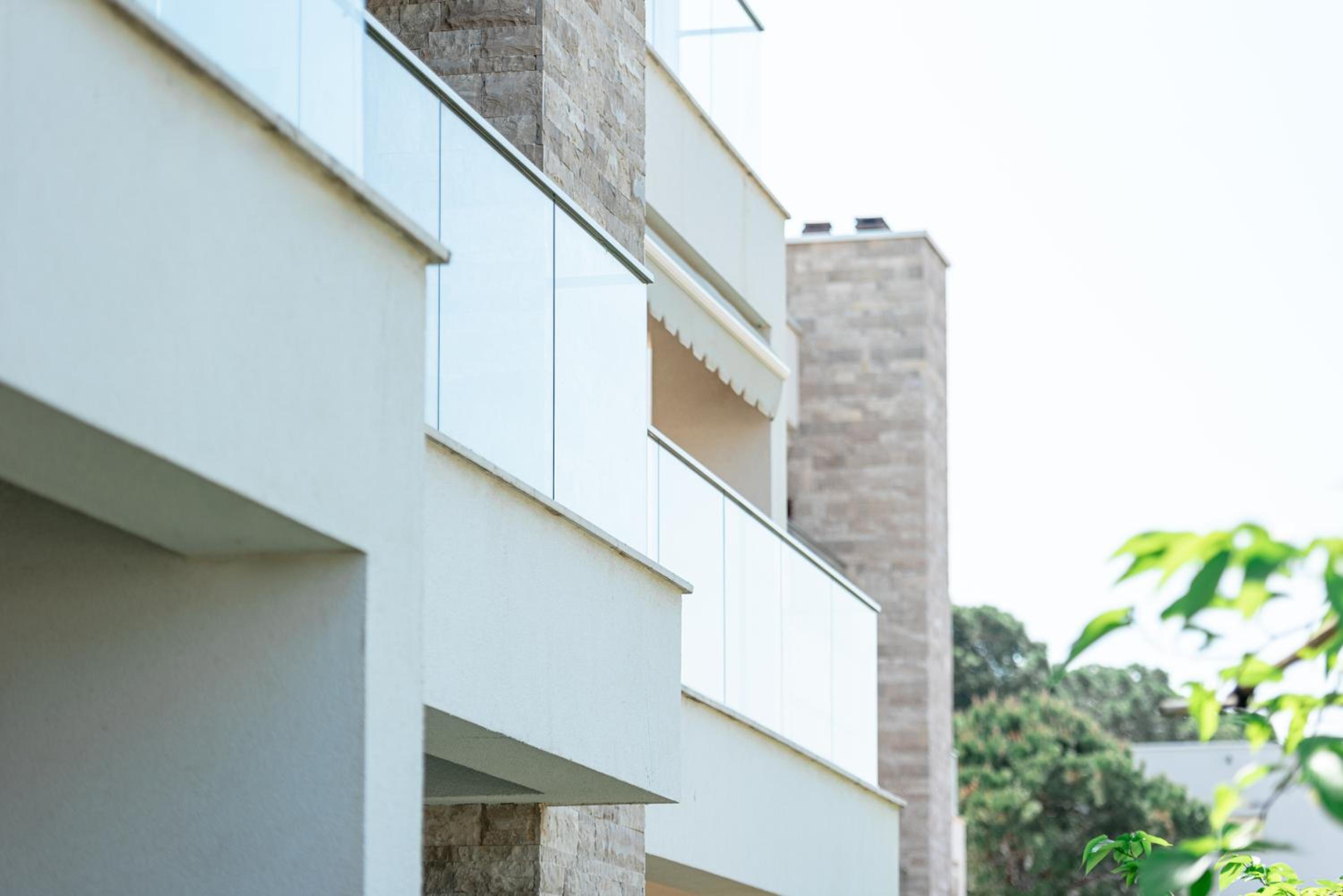 One-Bedroom Apartment with View photo 2