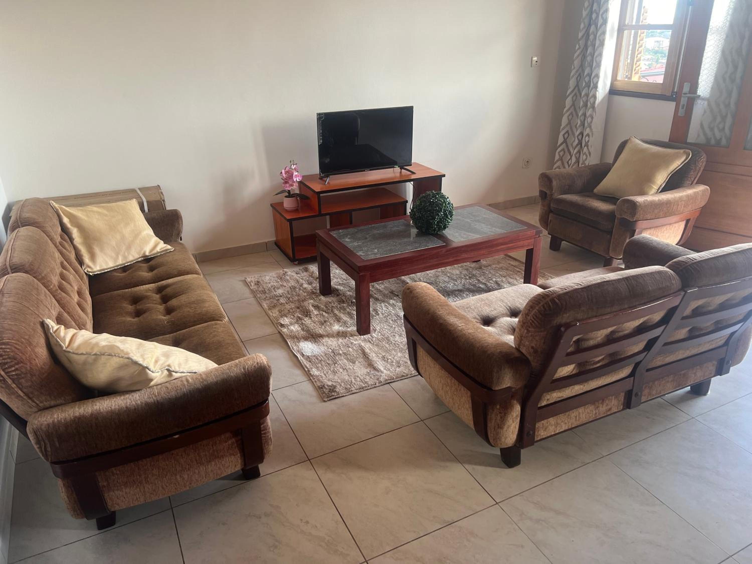 One-Bedroom Apartment with Balcony photo 1