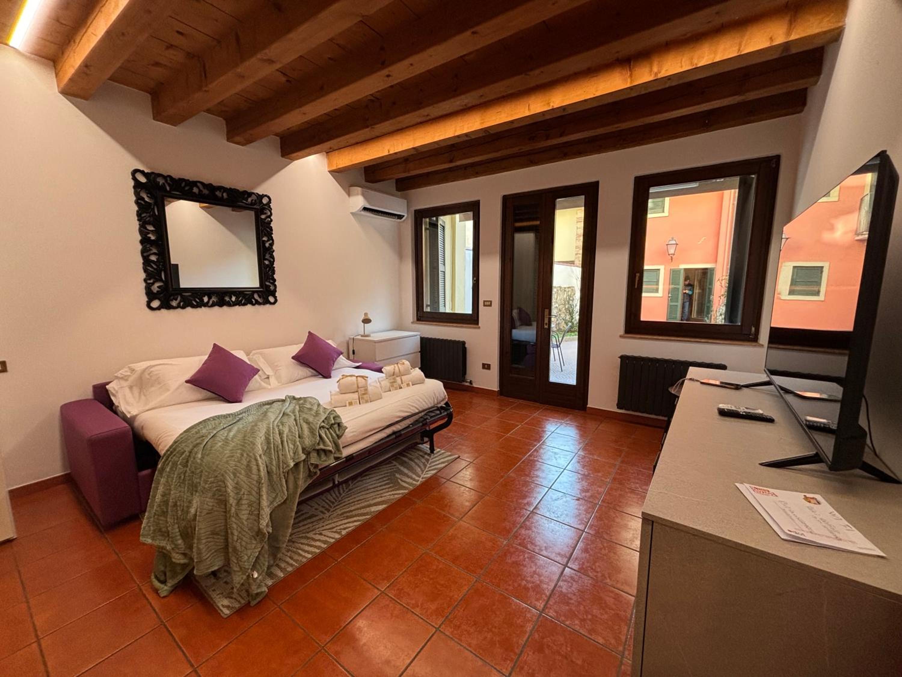 Apartment with Garden View - Photo 3