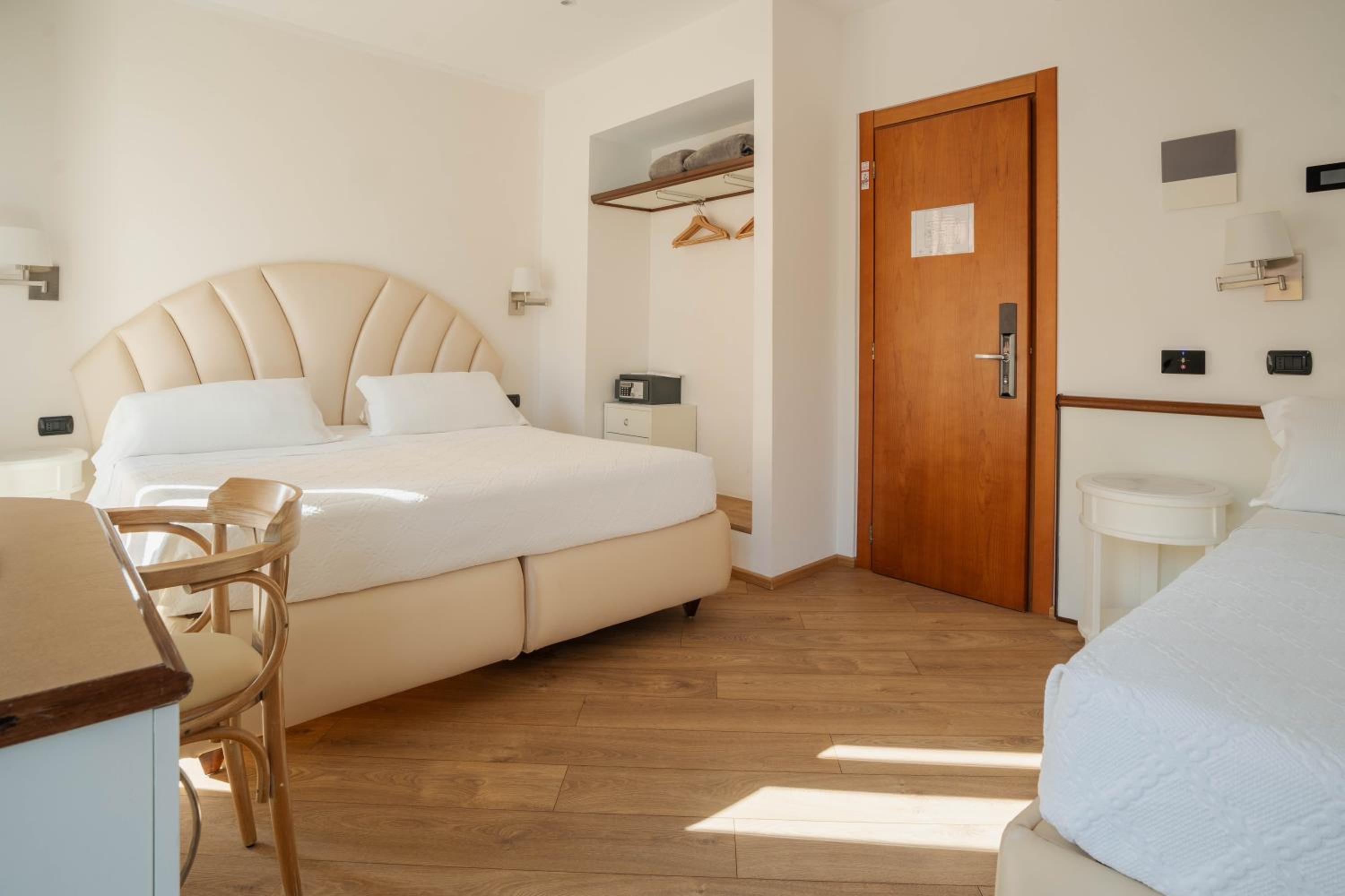 Superior Triple Room - Photo 1