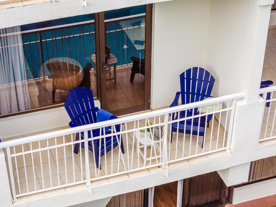King Room with Pool View - Photo 4