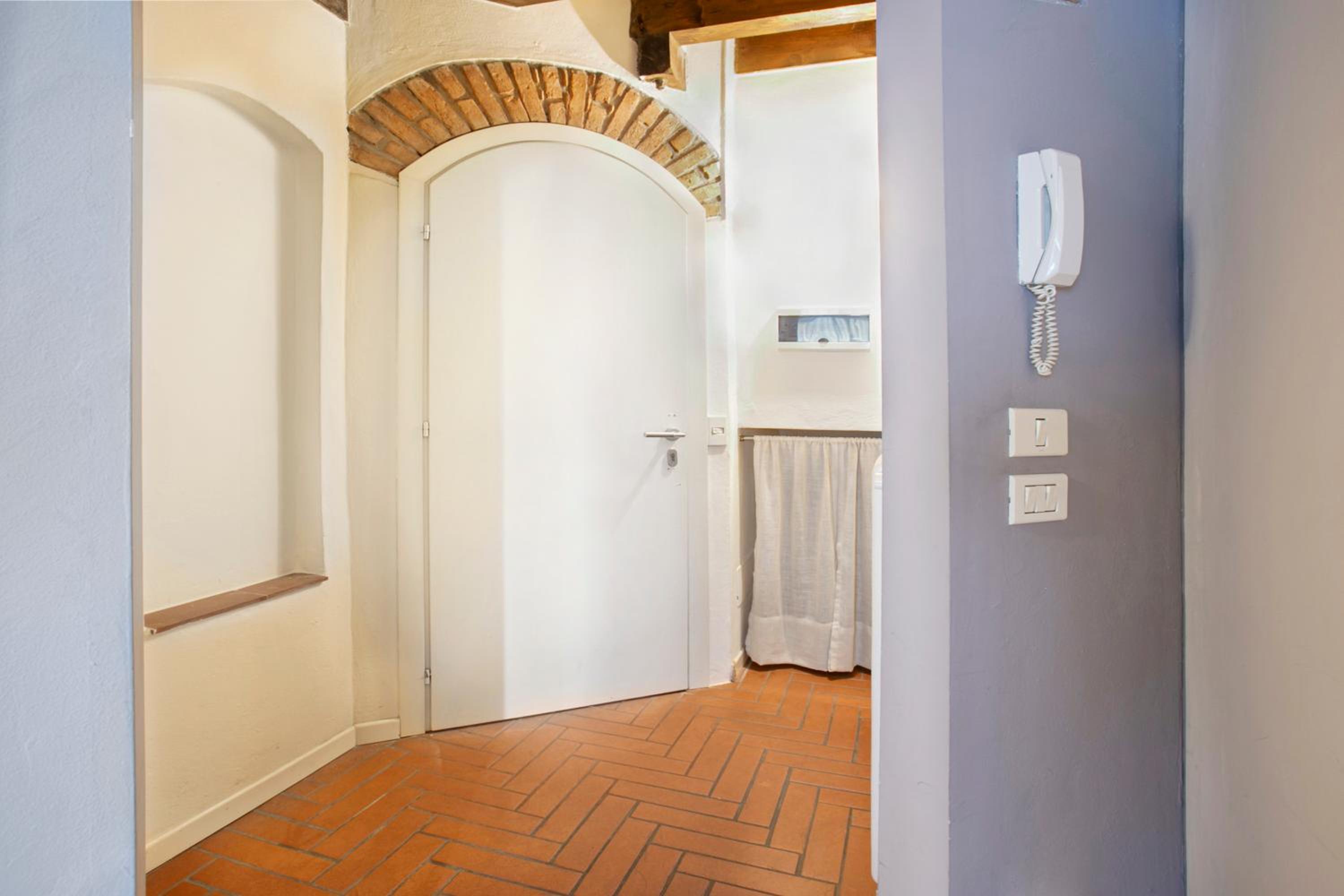 Studio Apartment photo 3