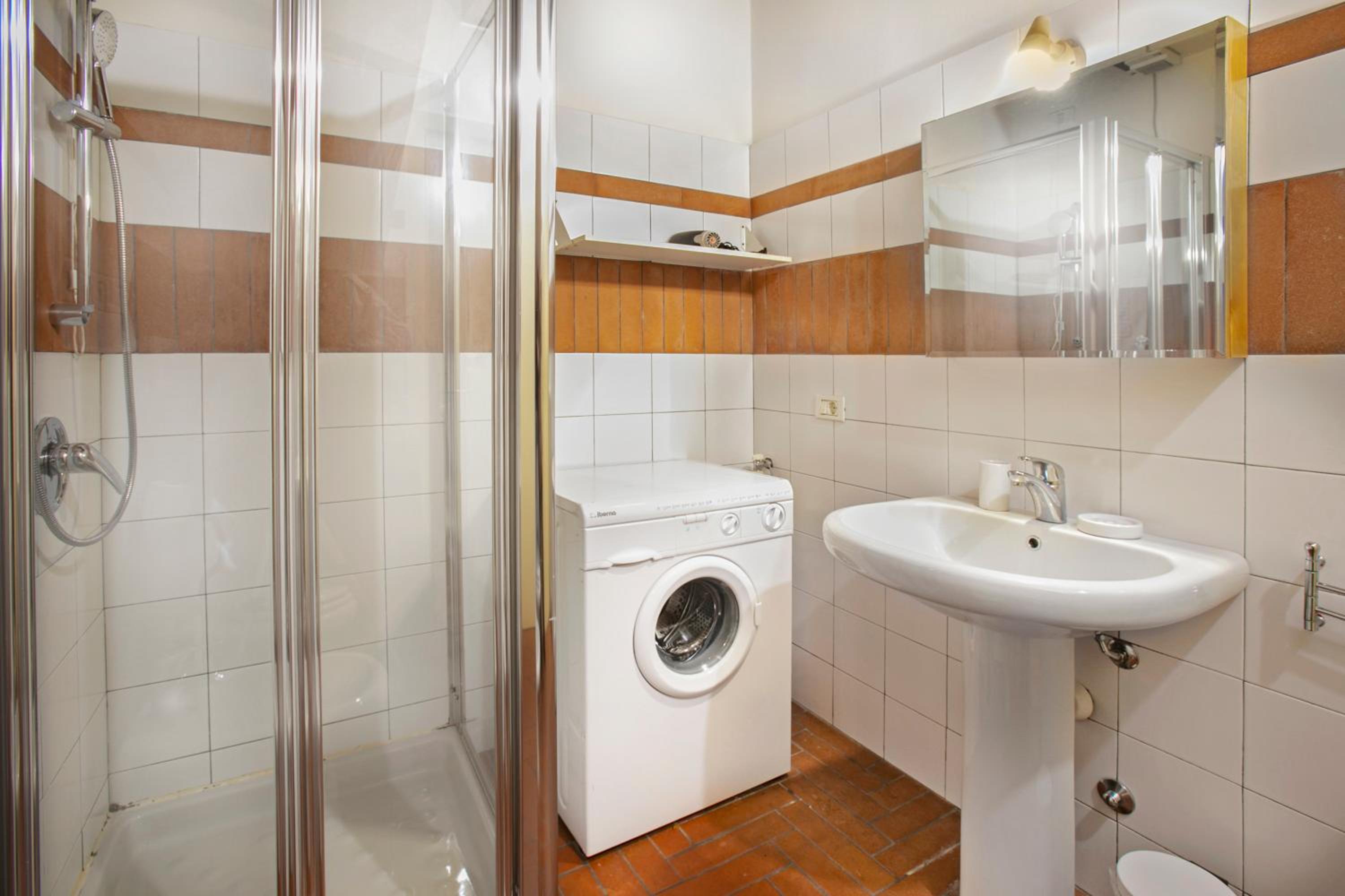 Studio Apartment photo 1